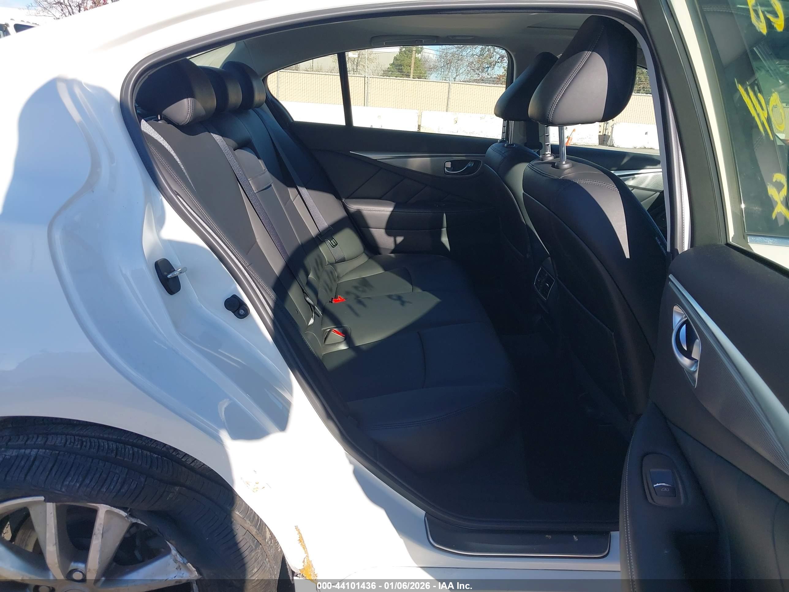 INFINITI Q50 image 8
