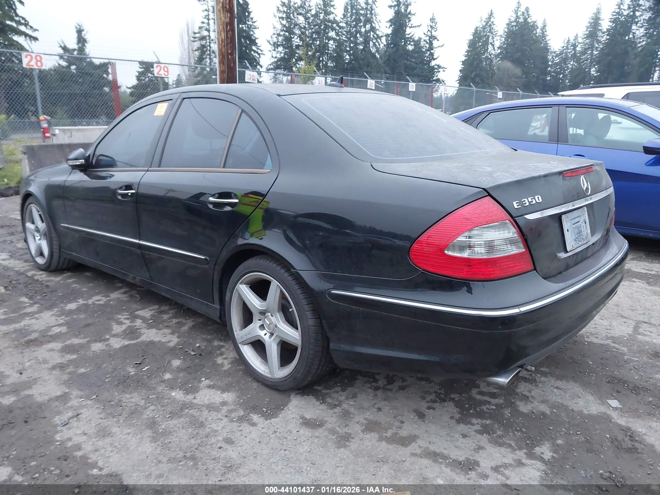 MERCEDES-BENZ E image 3