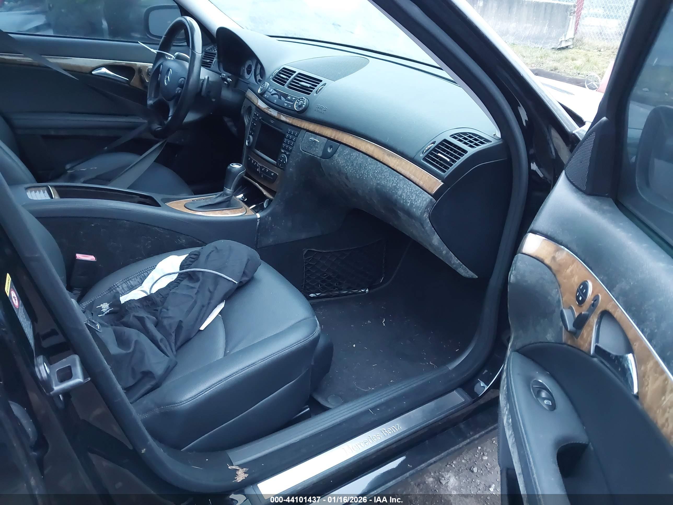 MERCEDES-BENZ E image 5