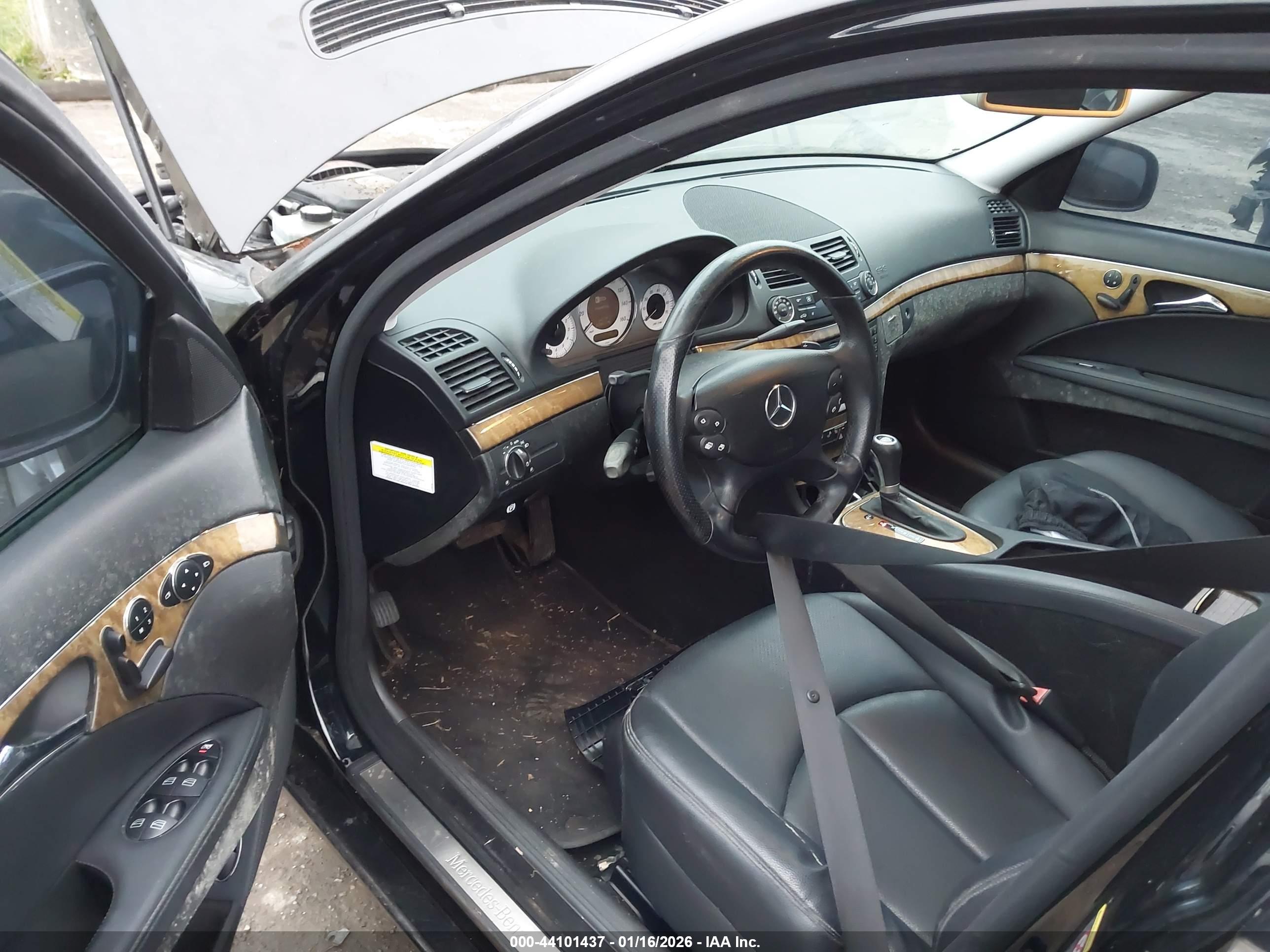 MERCEDES-BENZ E image 6
