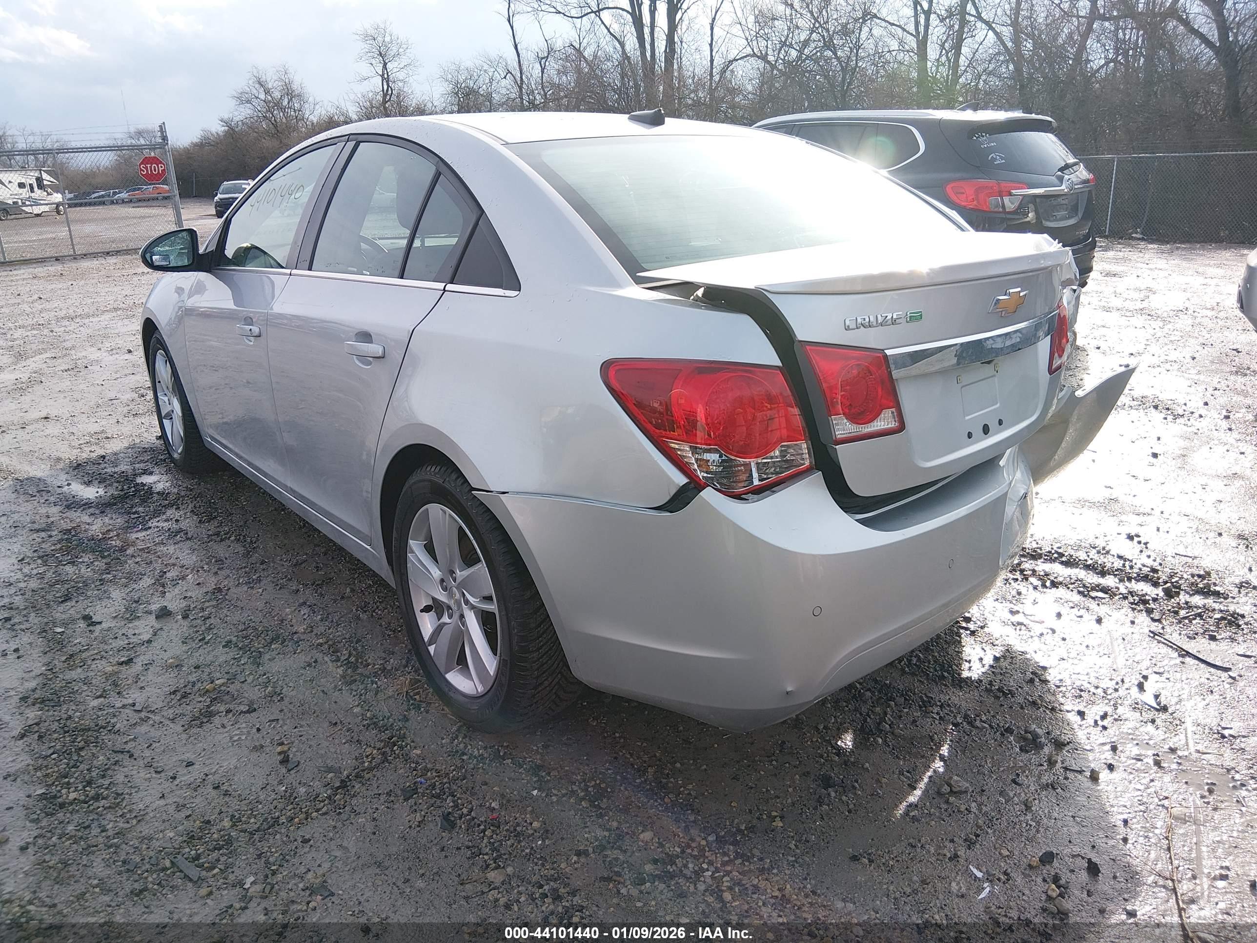 CHEVROLET CRUZE image 3
