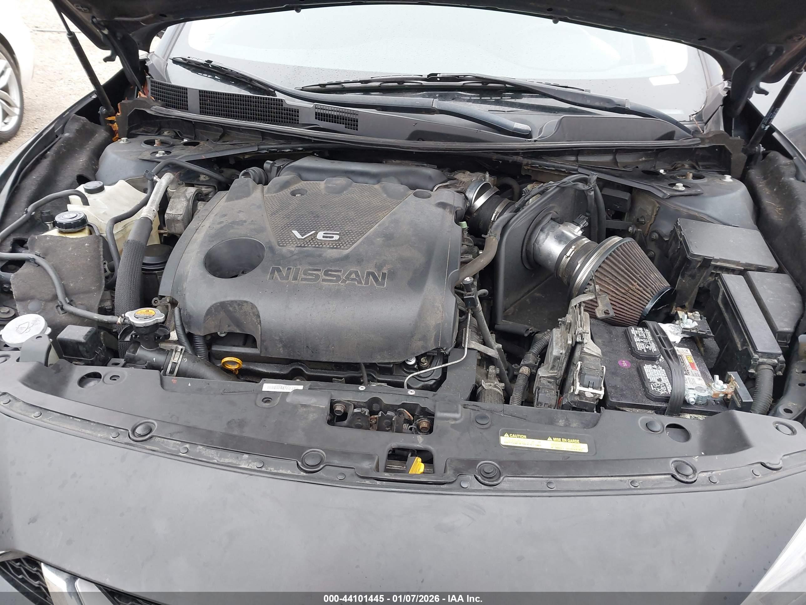 NISSAN MAXIMA image 10