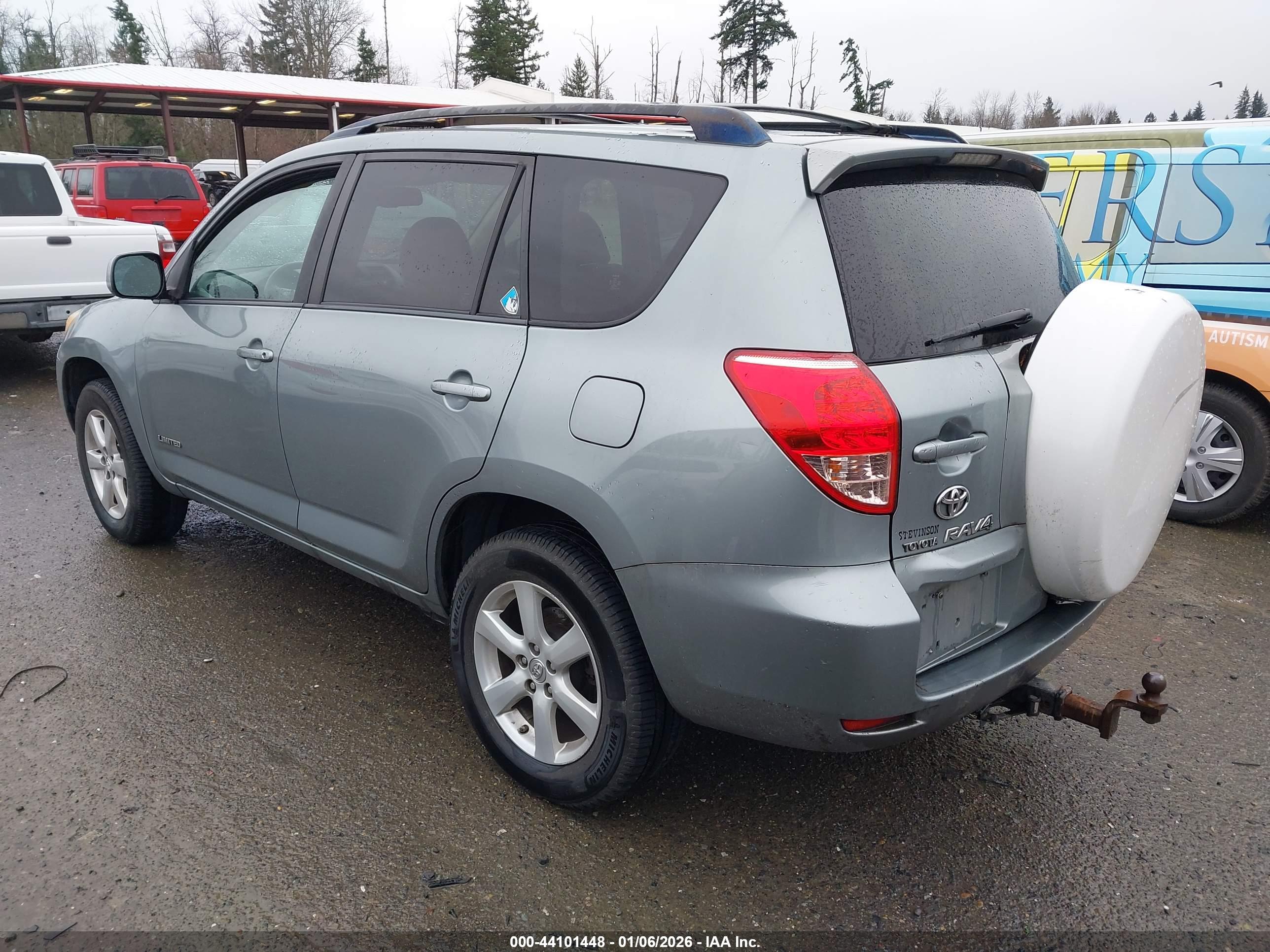 TOYOTA RAV4 image 3