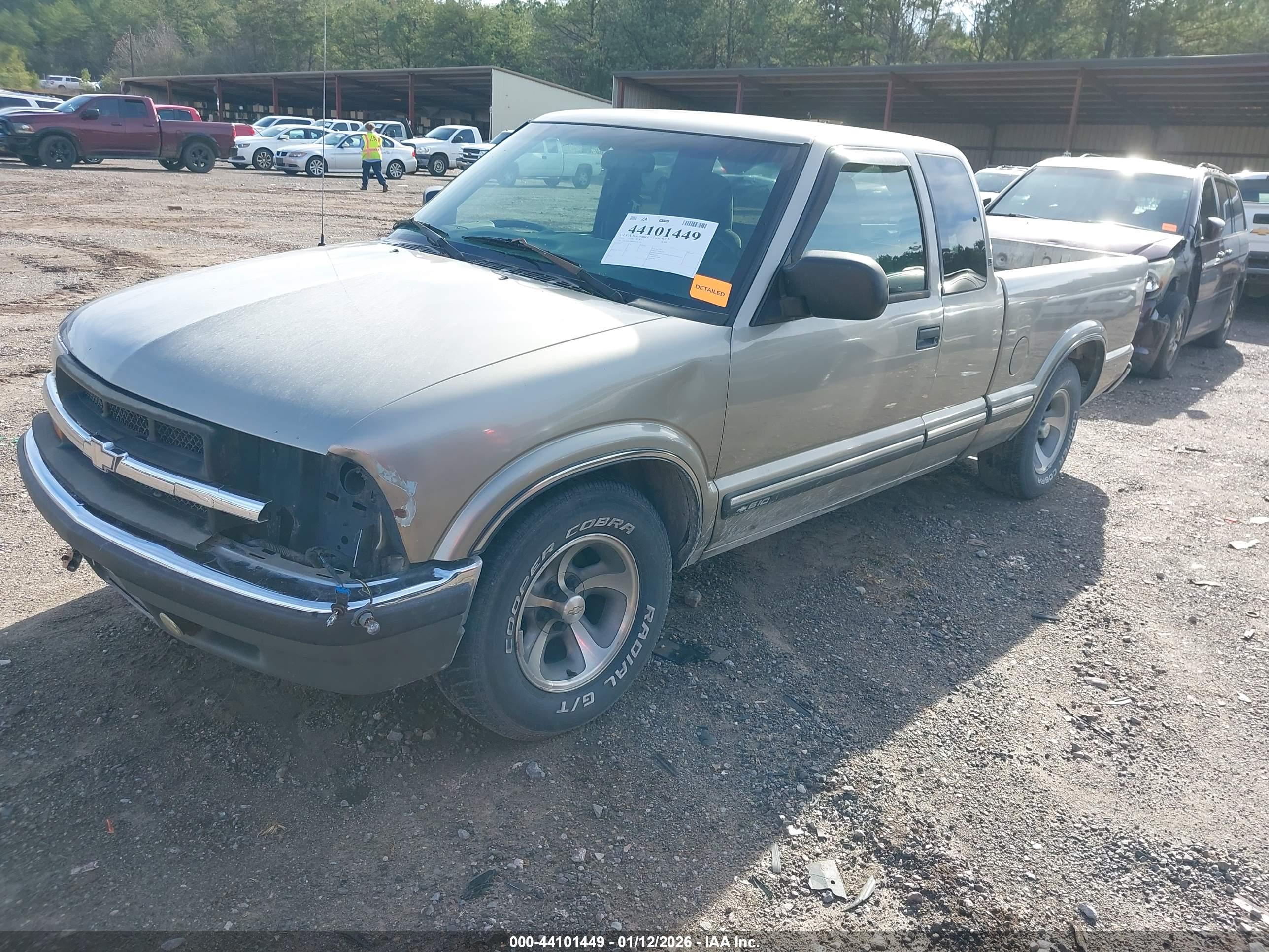 CHEVROLET S-10 image 2