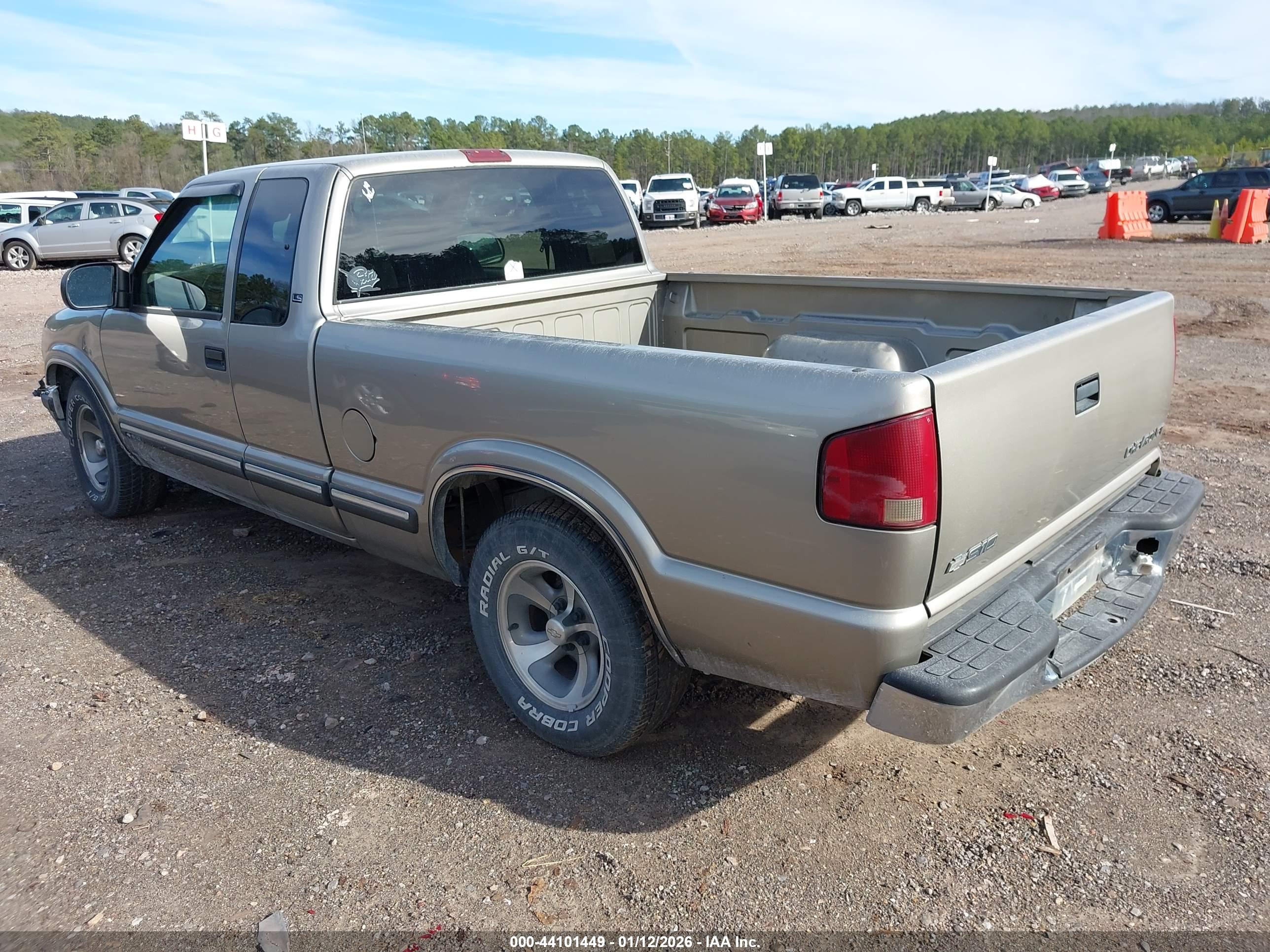 CHEVROLET S-10 image 3