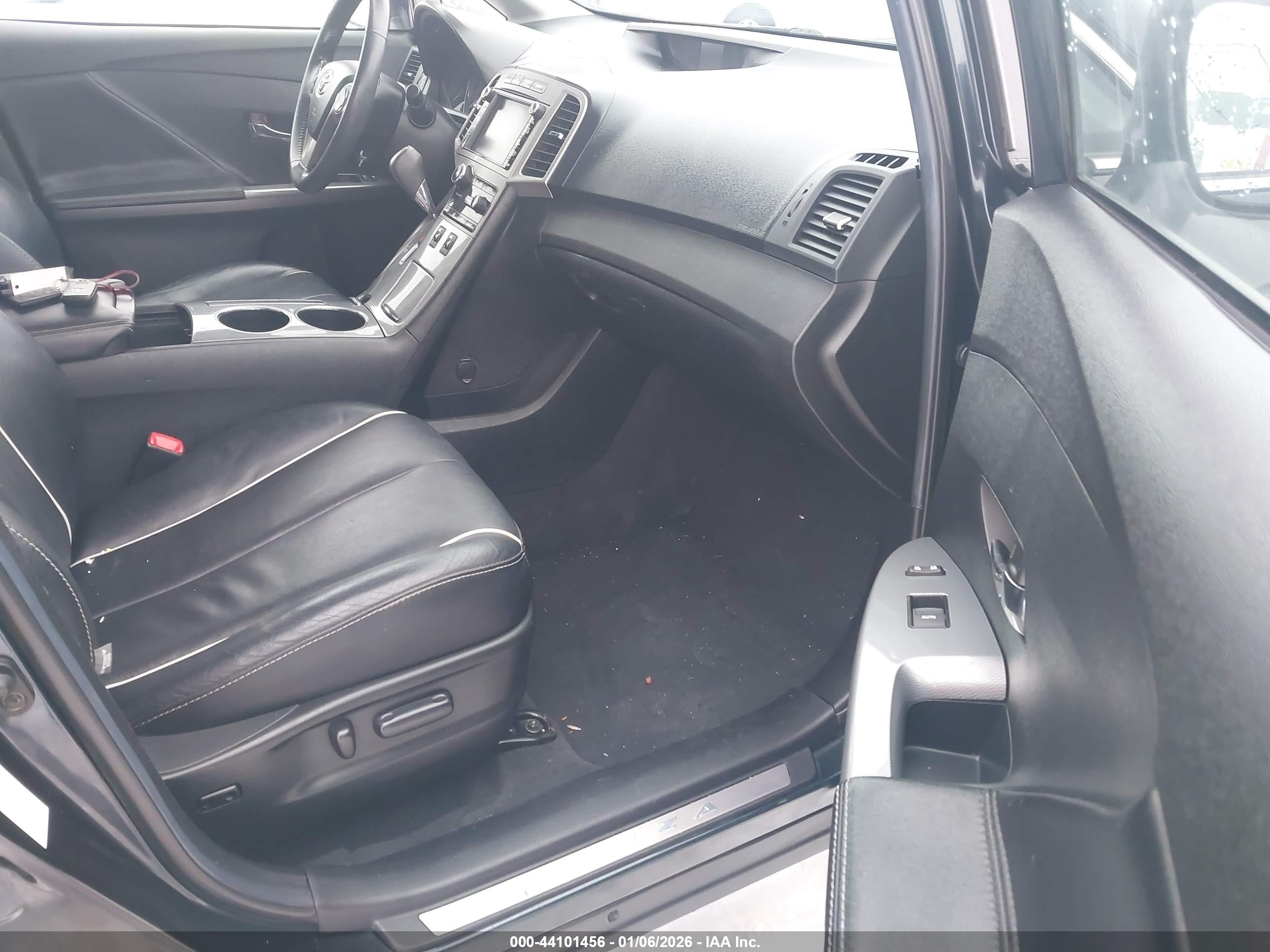 TOYOTA VENZA image 5