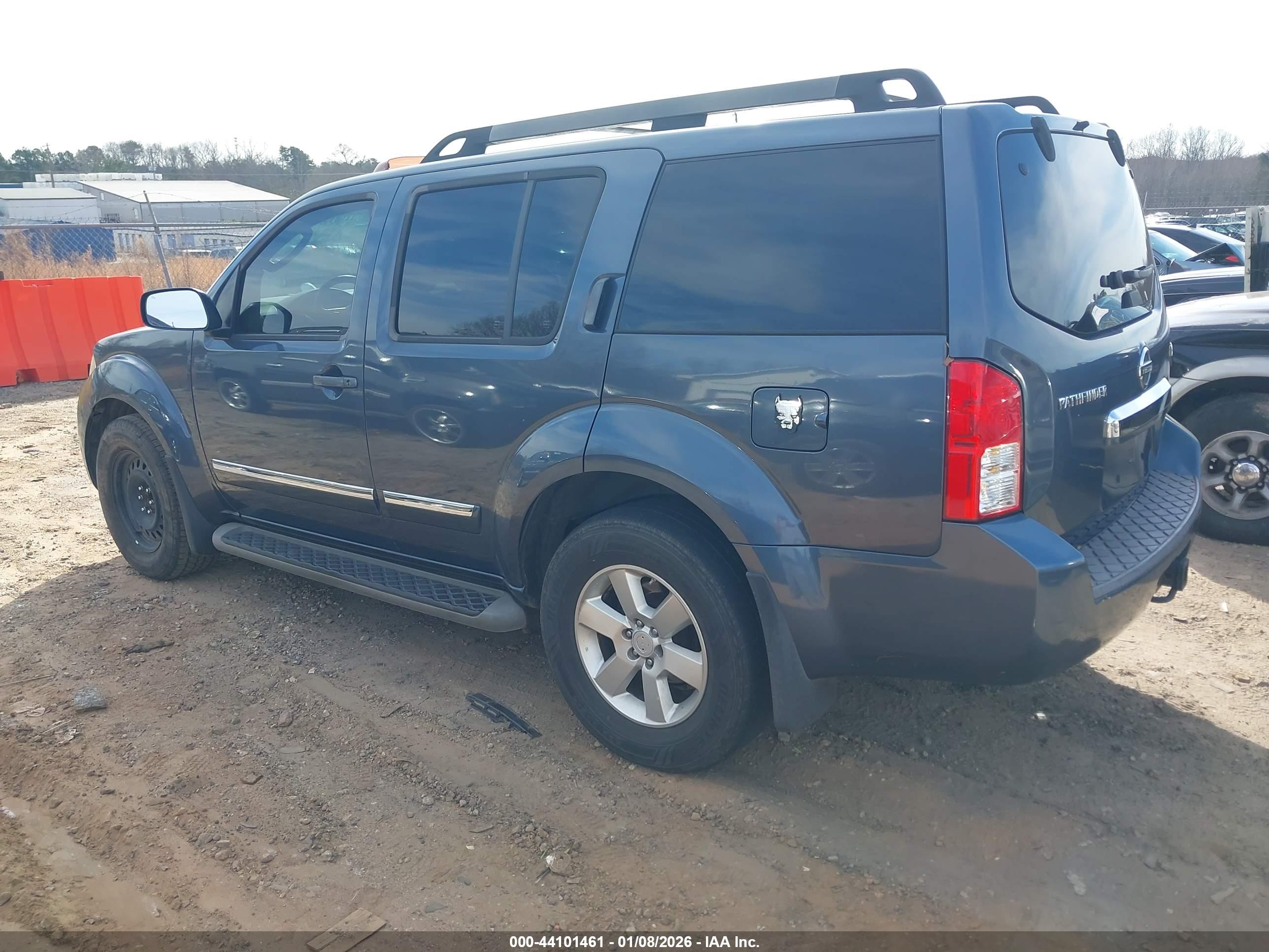 NISSAN PATHFINDER image 3