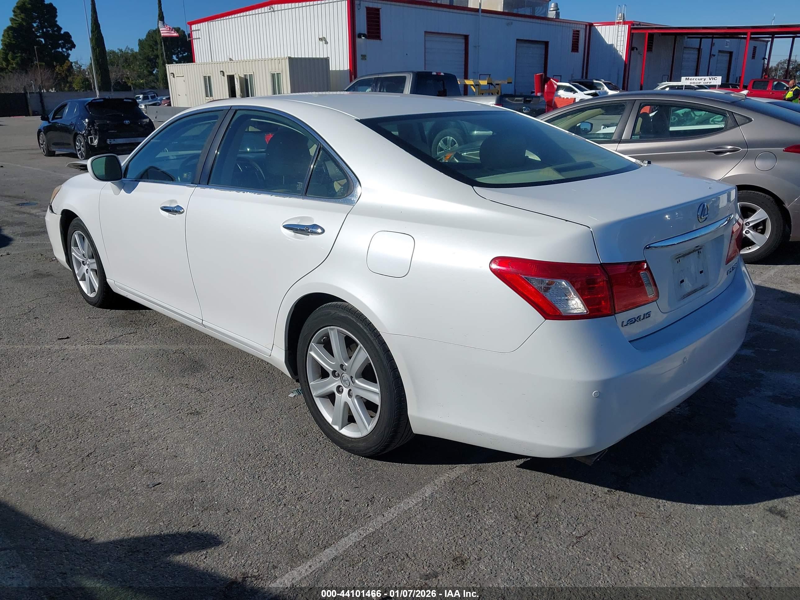 LEXUS ES image 3