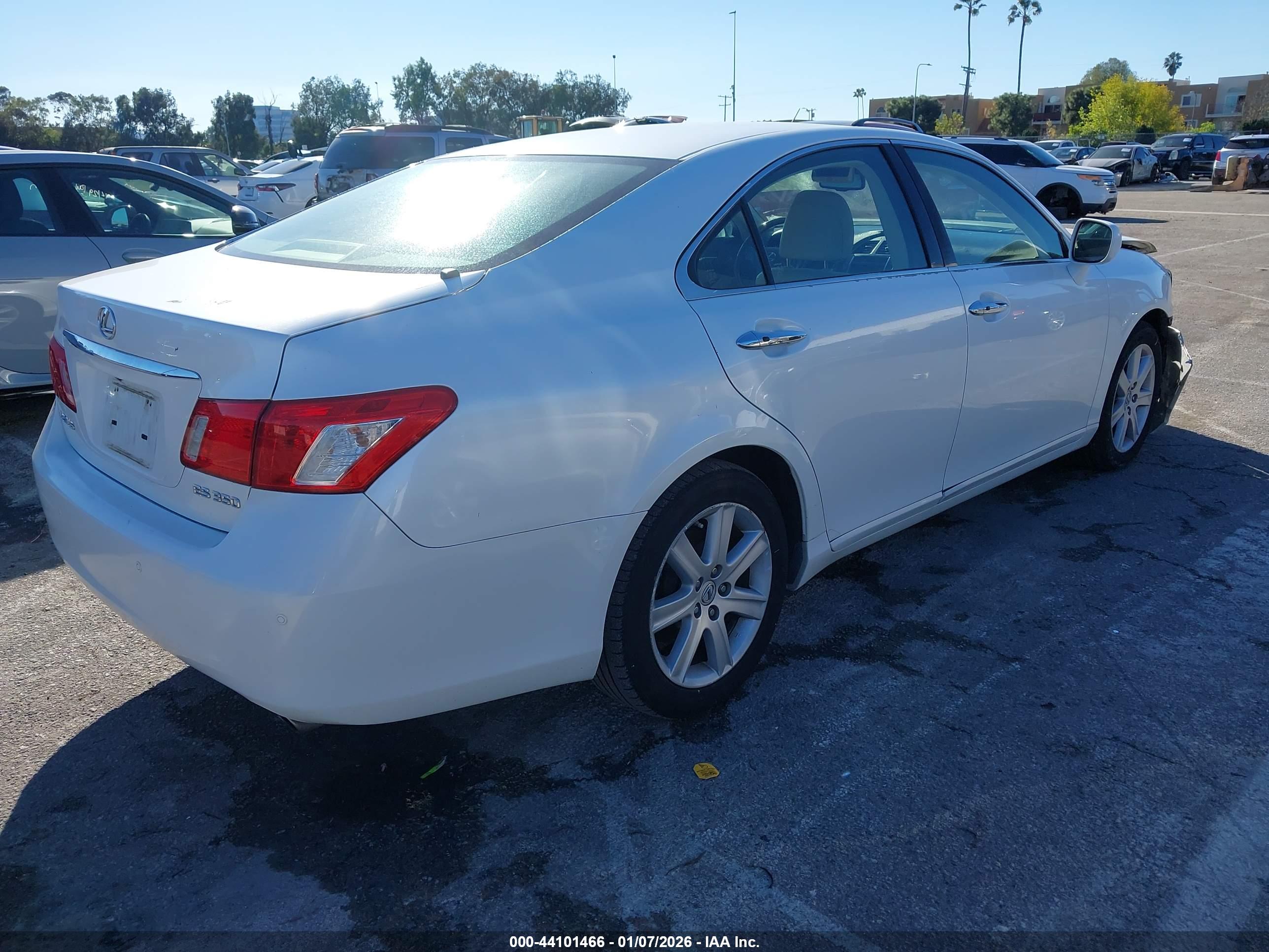 LEXUS ES image 4