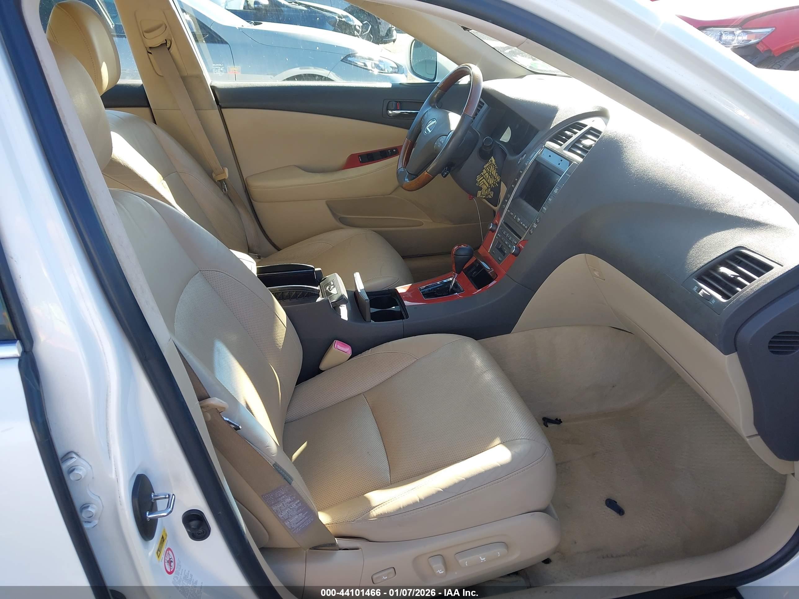 LEXUS ES image 5