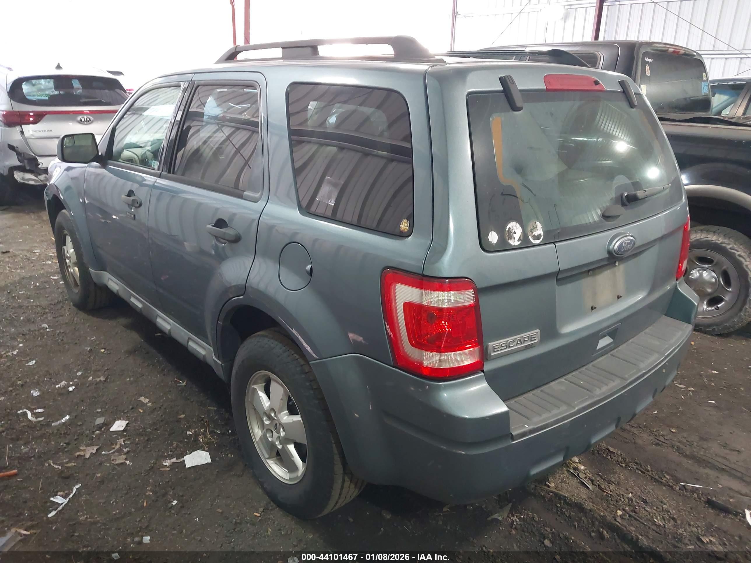 FORD ESCAPE image 3