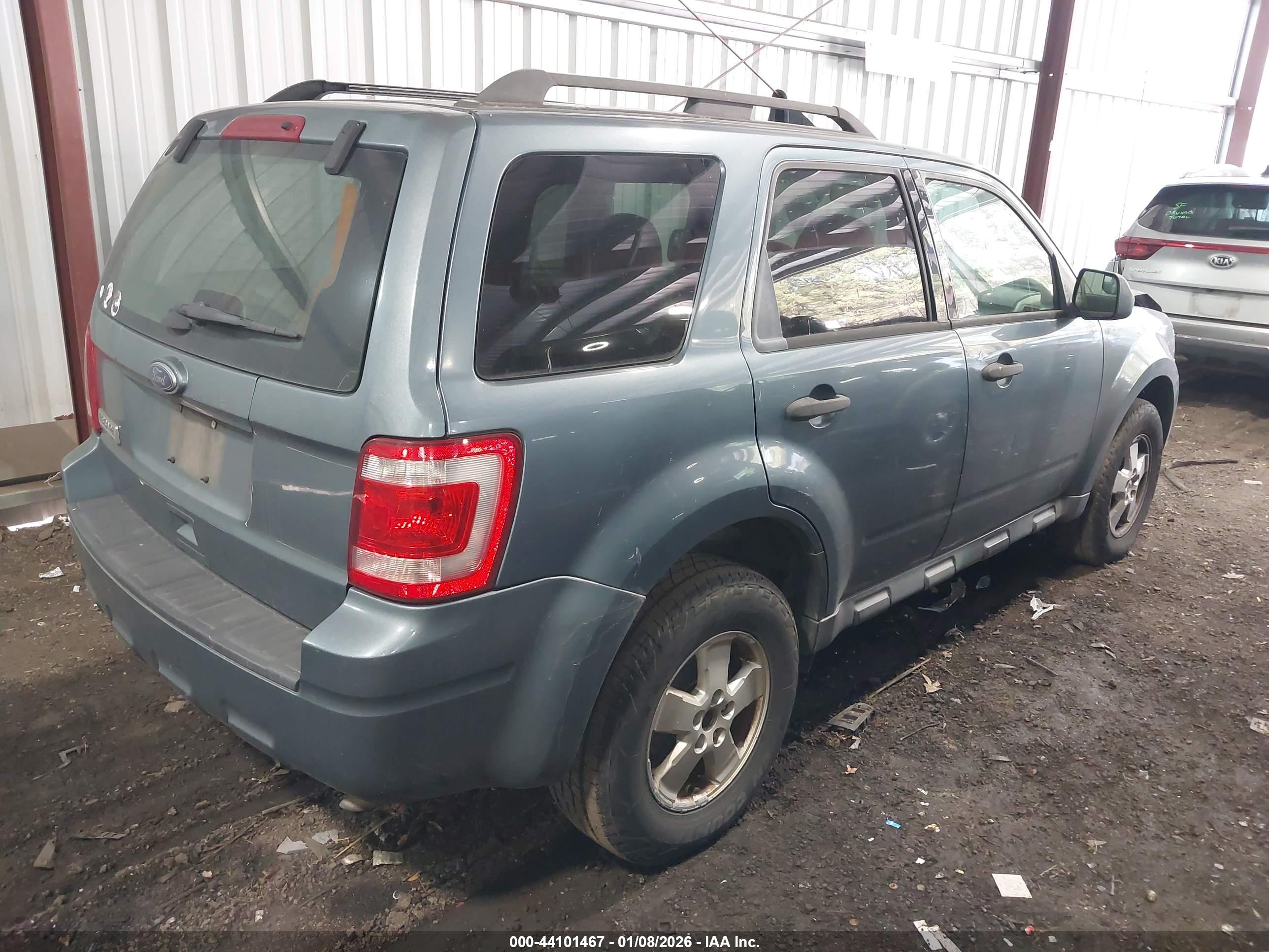 FORD ESCAPE image 4