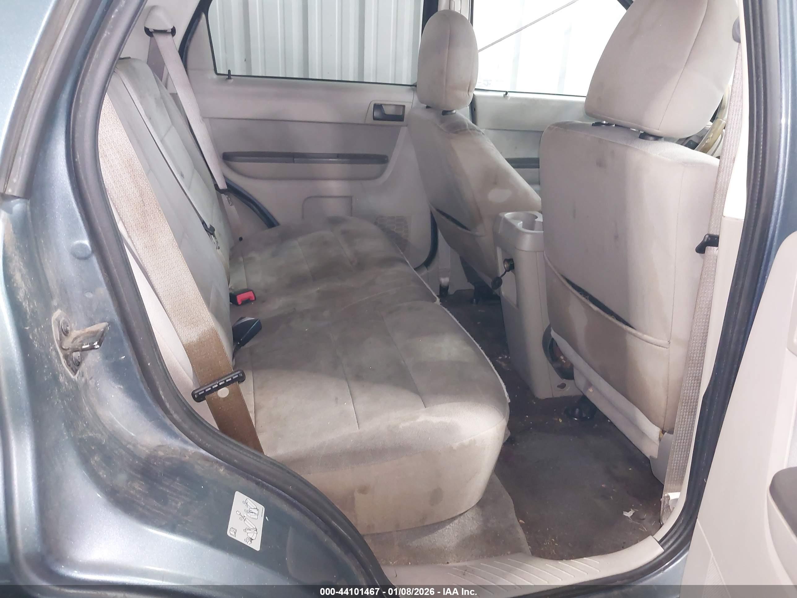 FORD ESCAPE image 8