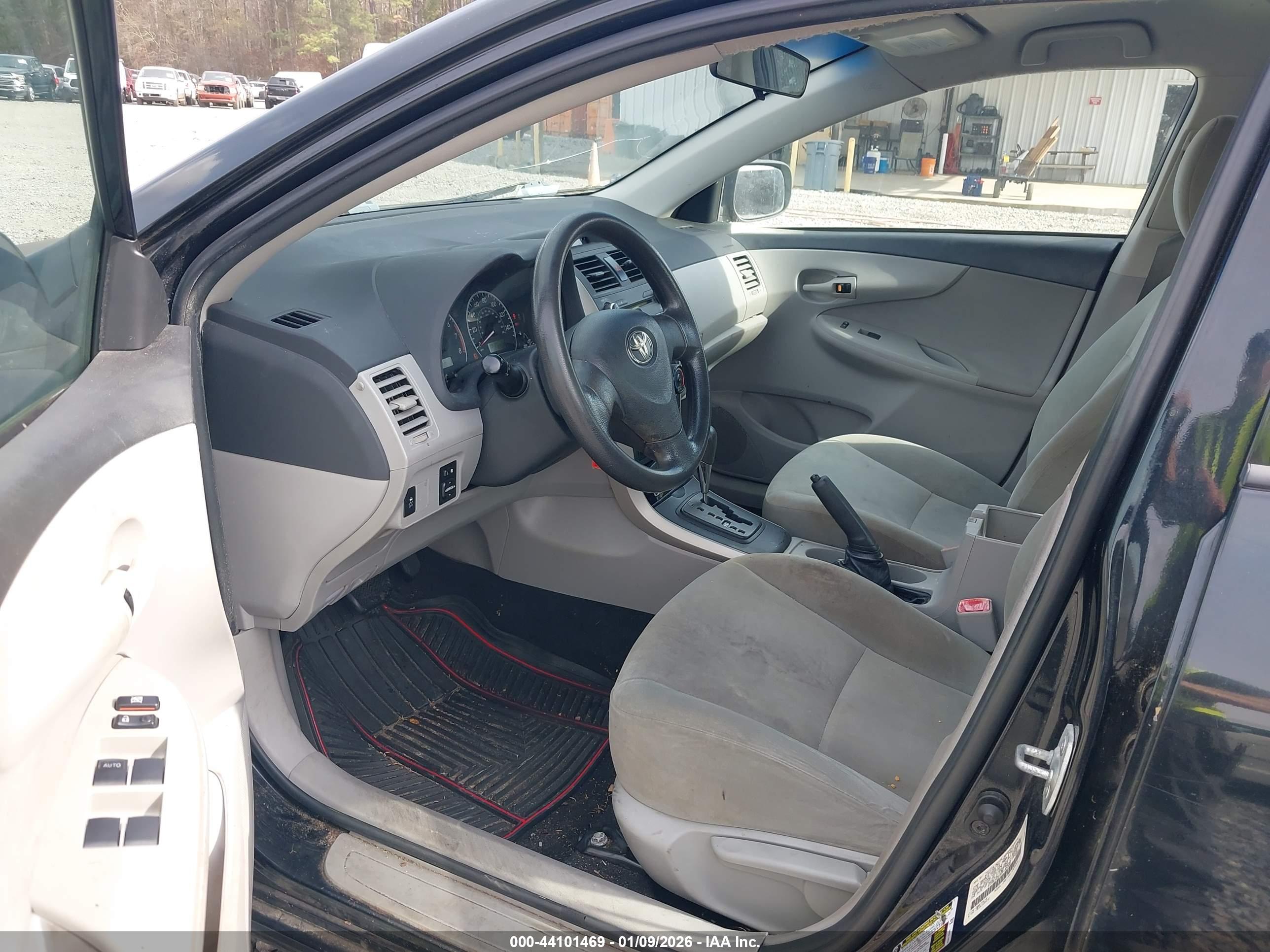 TOYOTA COROLLA image 5