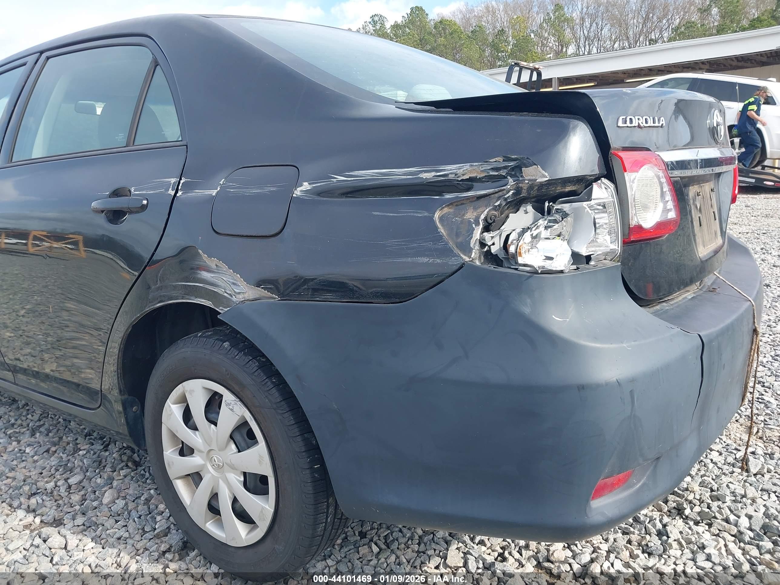 TOYOTA COROLLA image 6