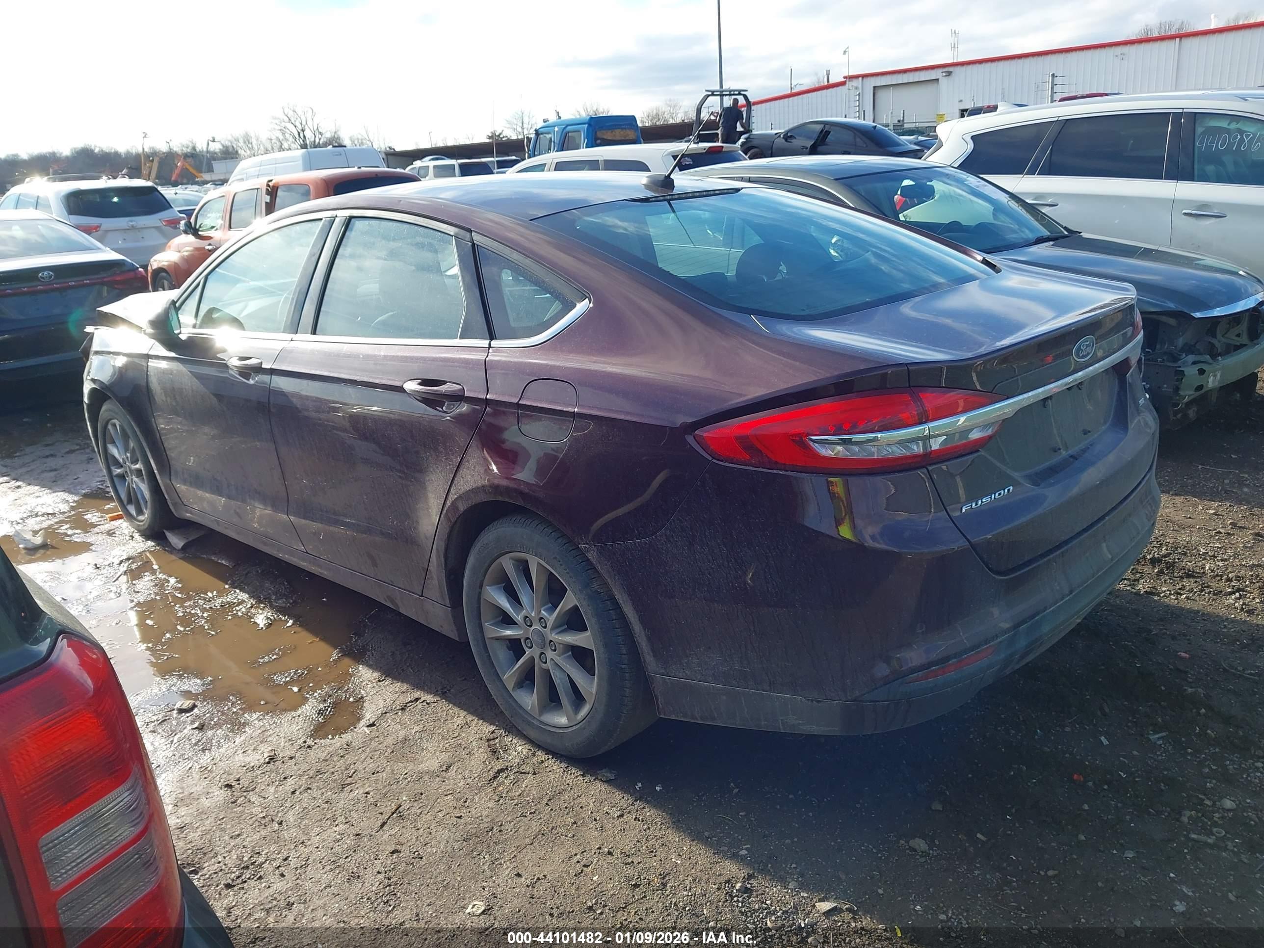 FORD FUSION image 3
