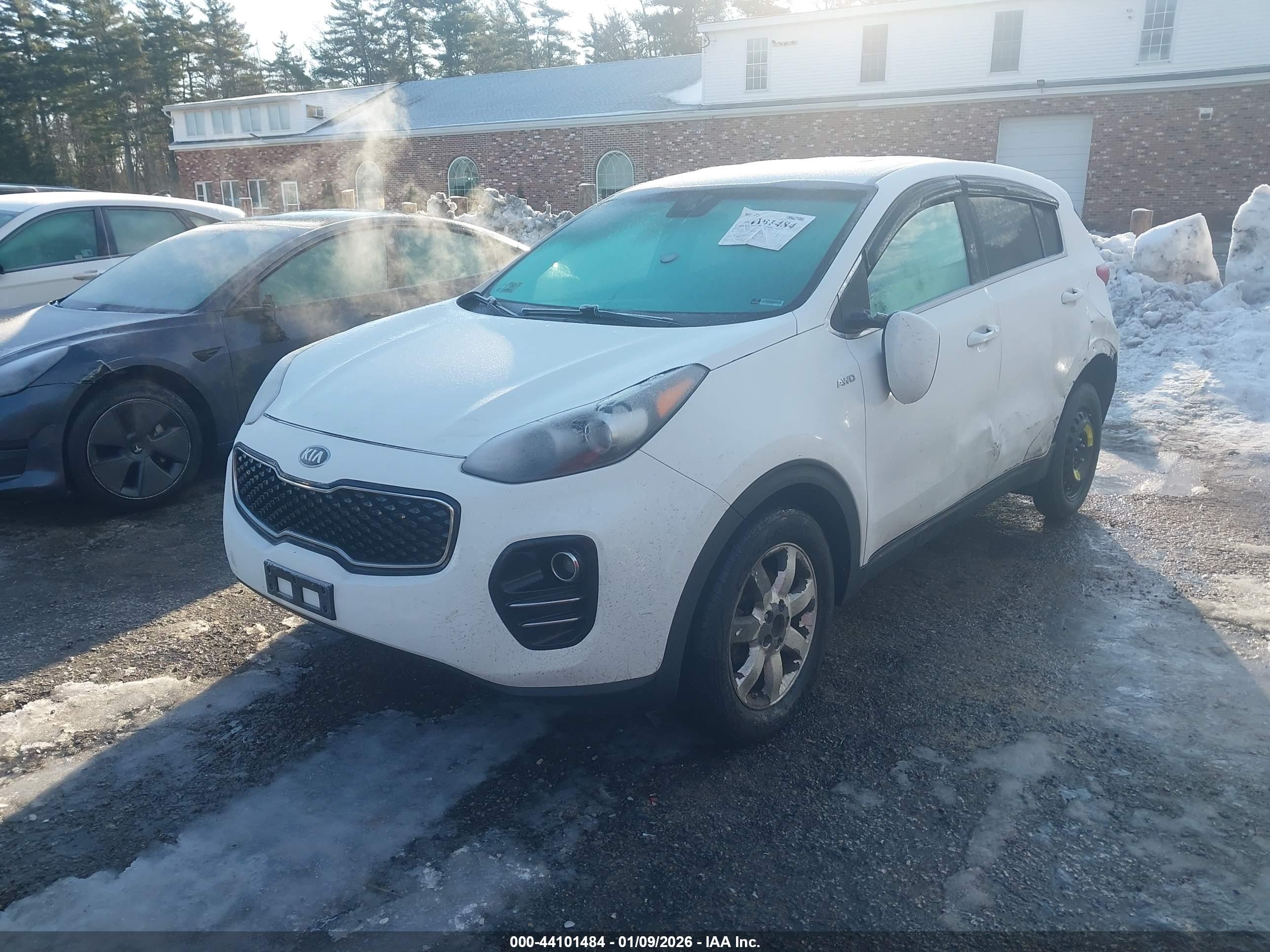 KIA SPORTAGE image 2