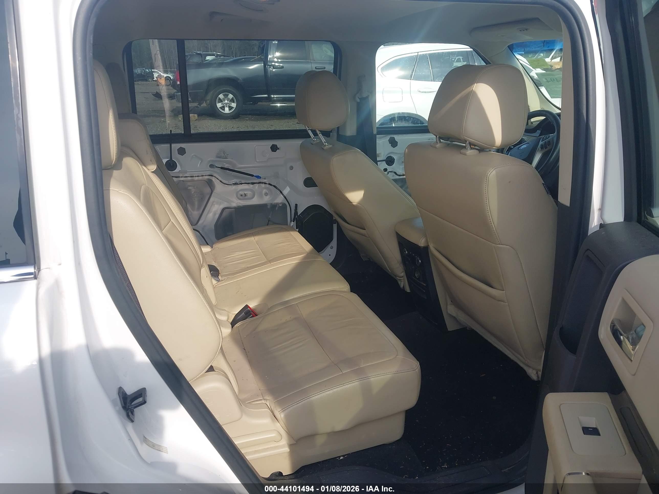 FORD FLEX image 8