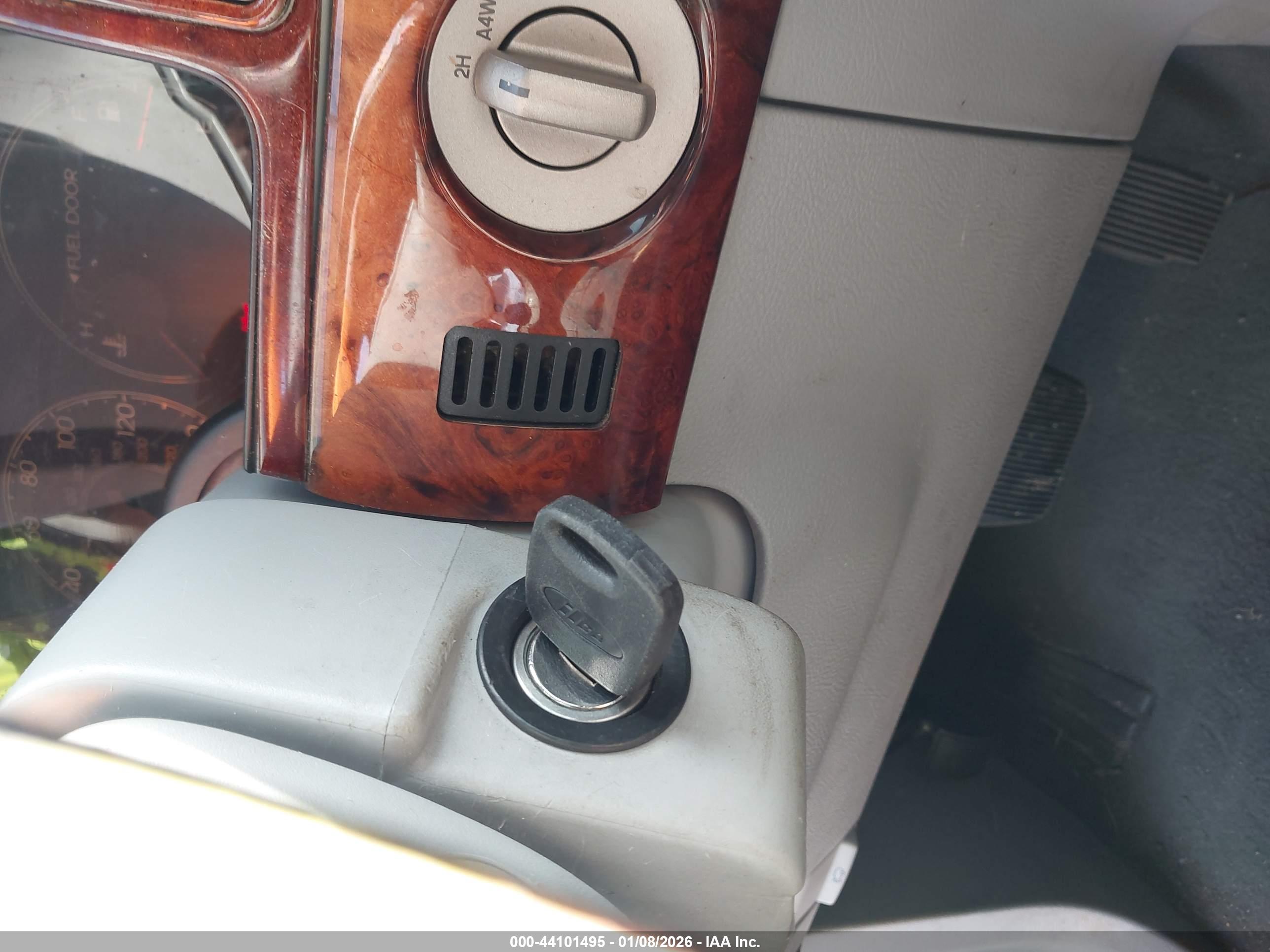 LINCOLN NAVIGATOR image 11
