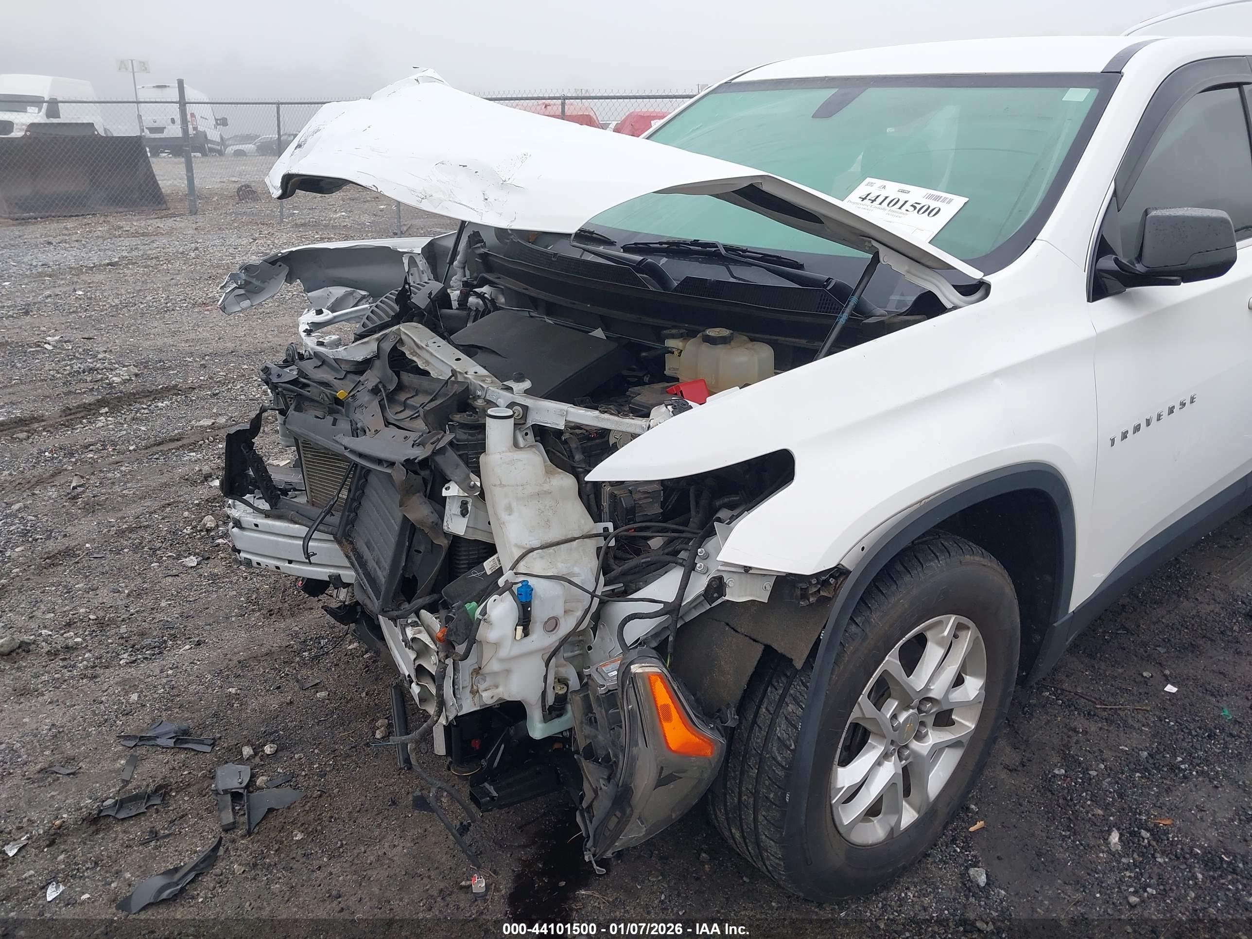 CHEVROLET TRAVERSE image 6