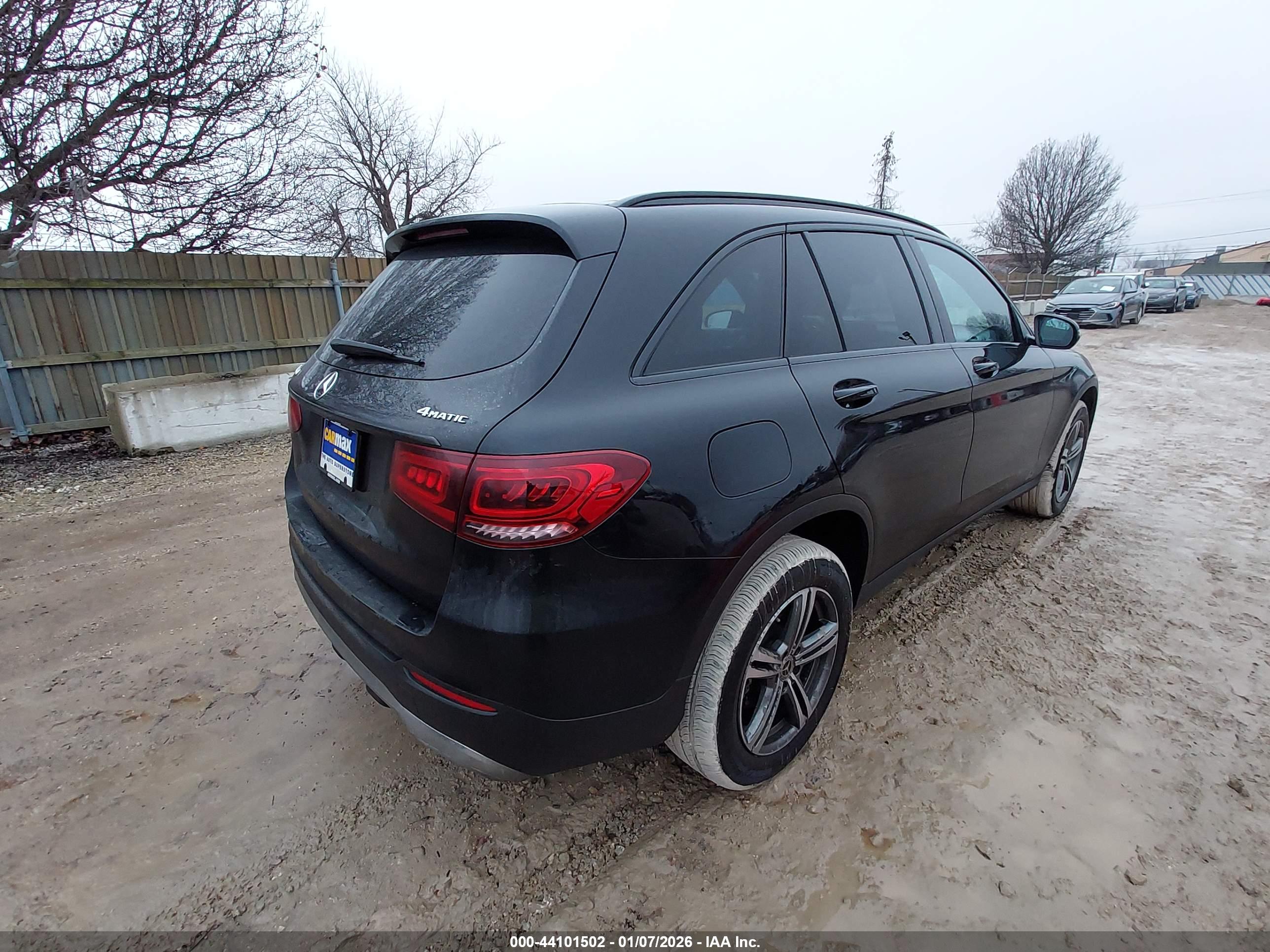 MERCEDES-BENZ GLC image 4