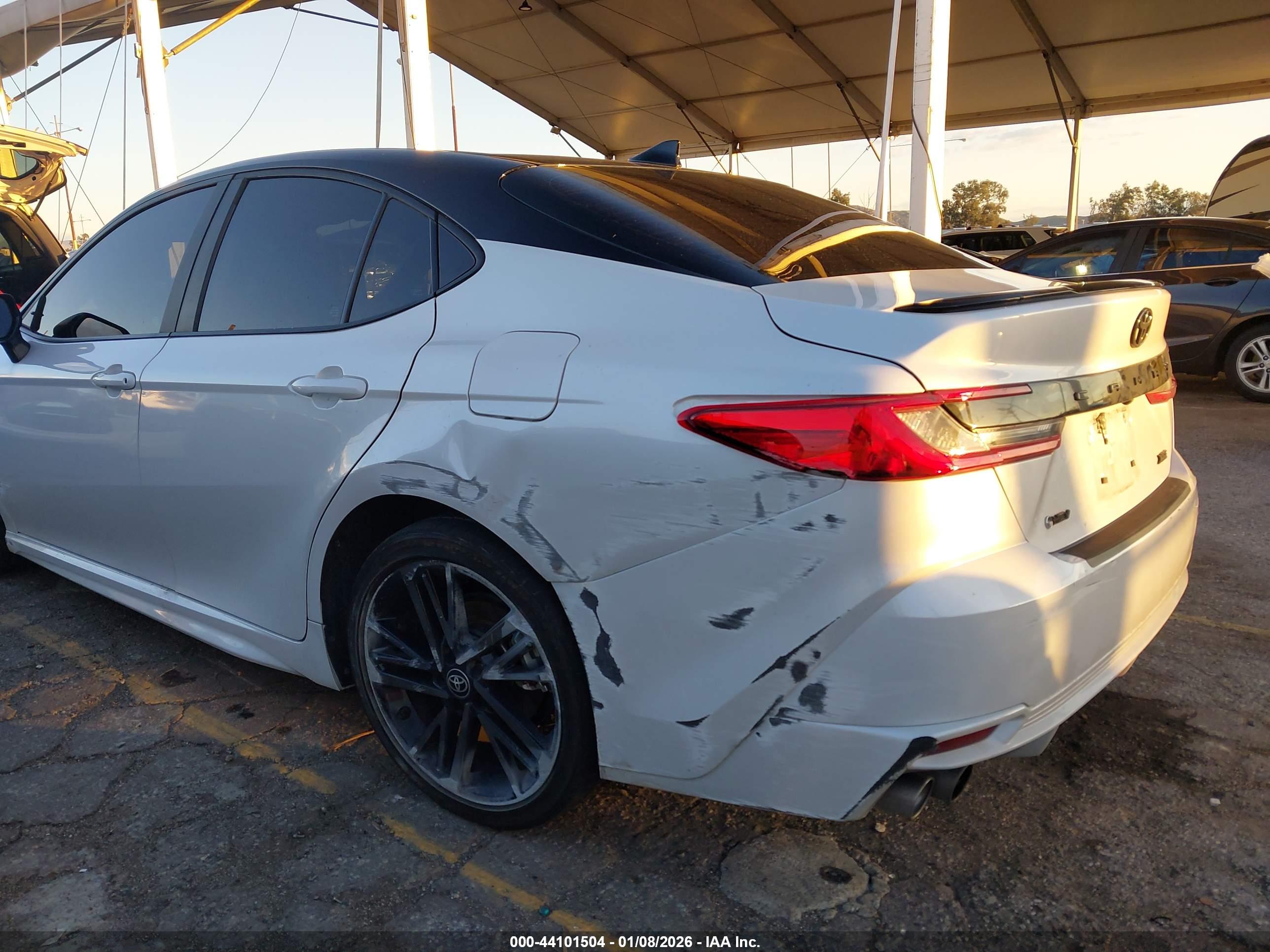 TOYOTA CAMRY image 6