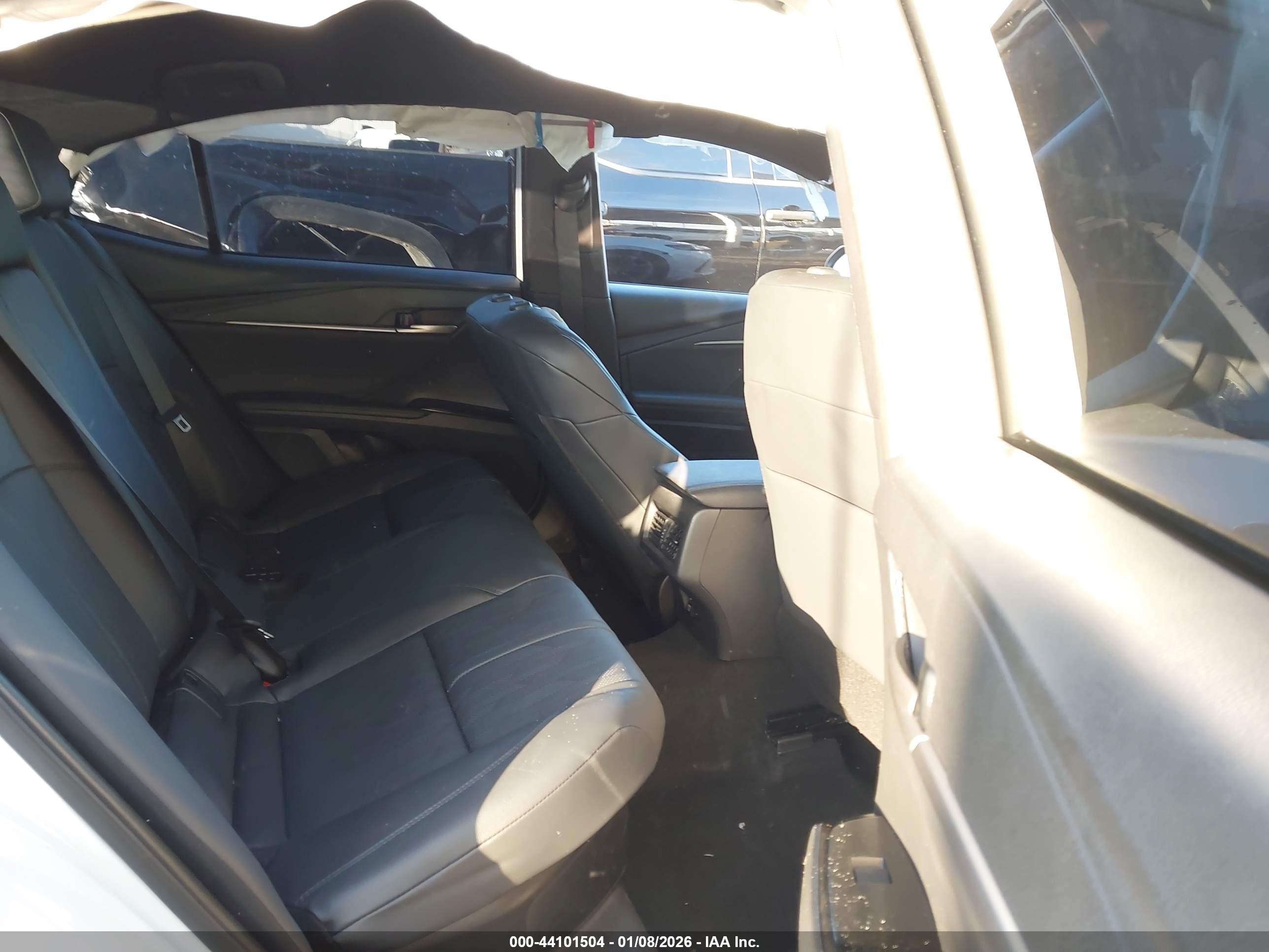 TOYOTA CAMRY image 8