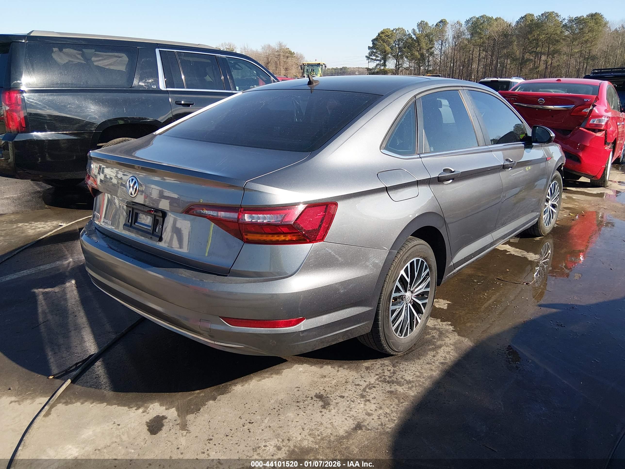 VOLKSWAGEN JETTA image 4