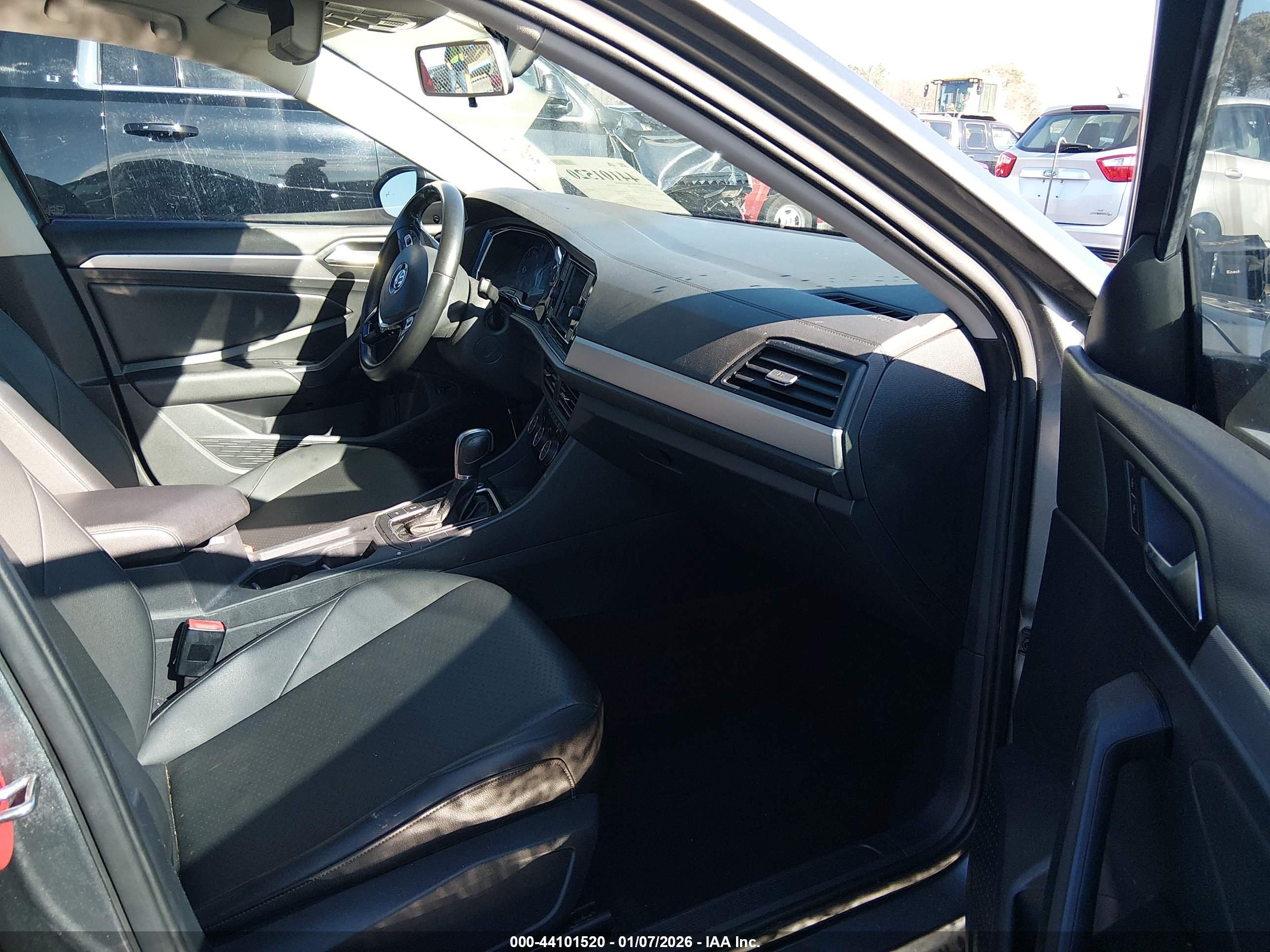 VOLKSWAGEN JETTA image 5