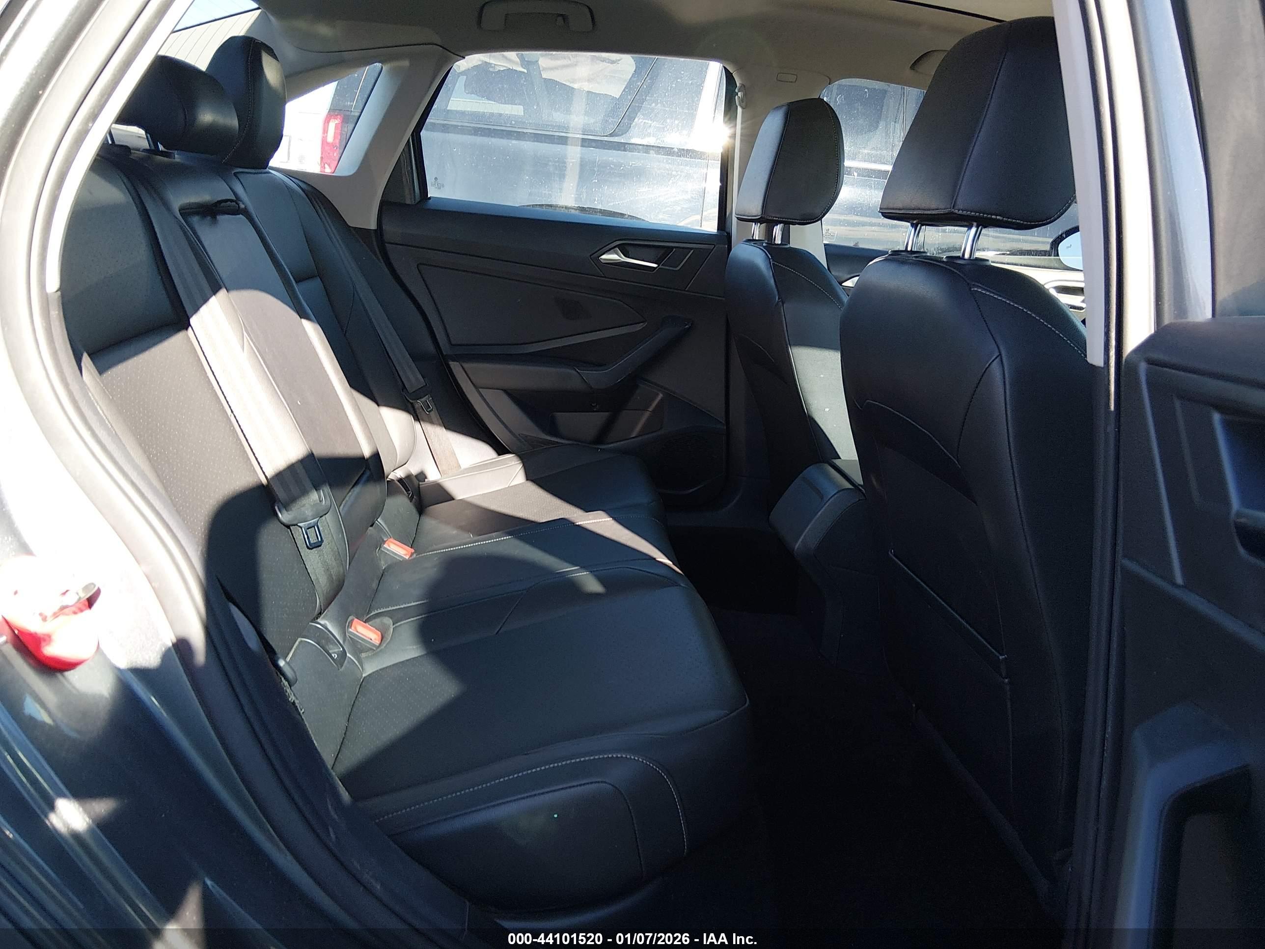 VOLKSWAGEN JETTA image 8