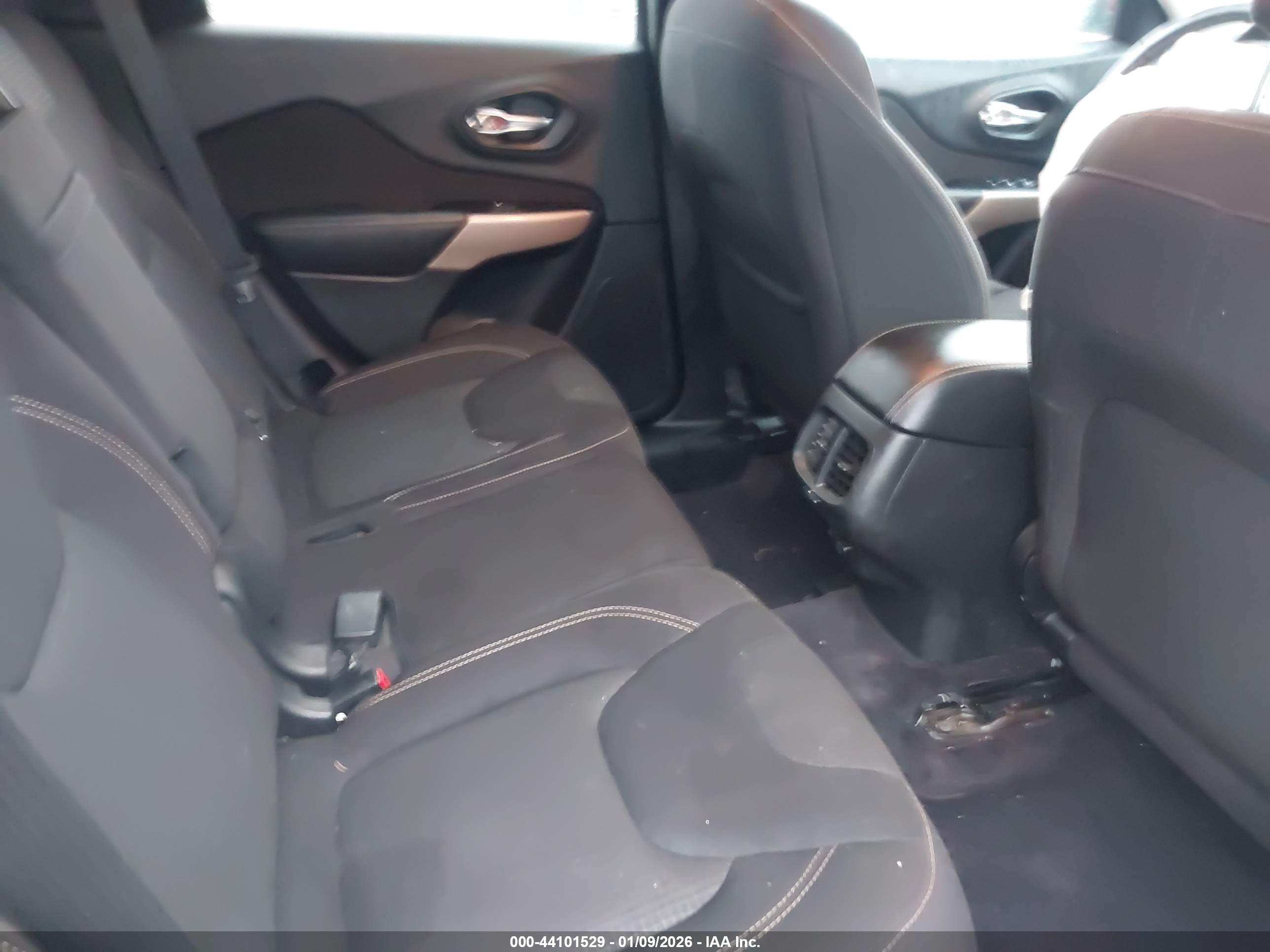 JEEP CHEROKEE image 8