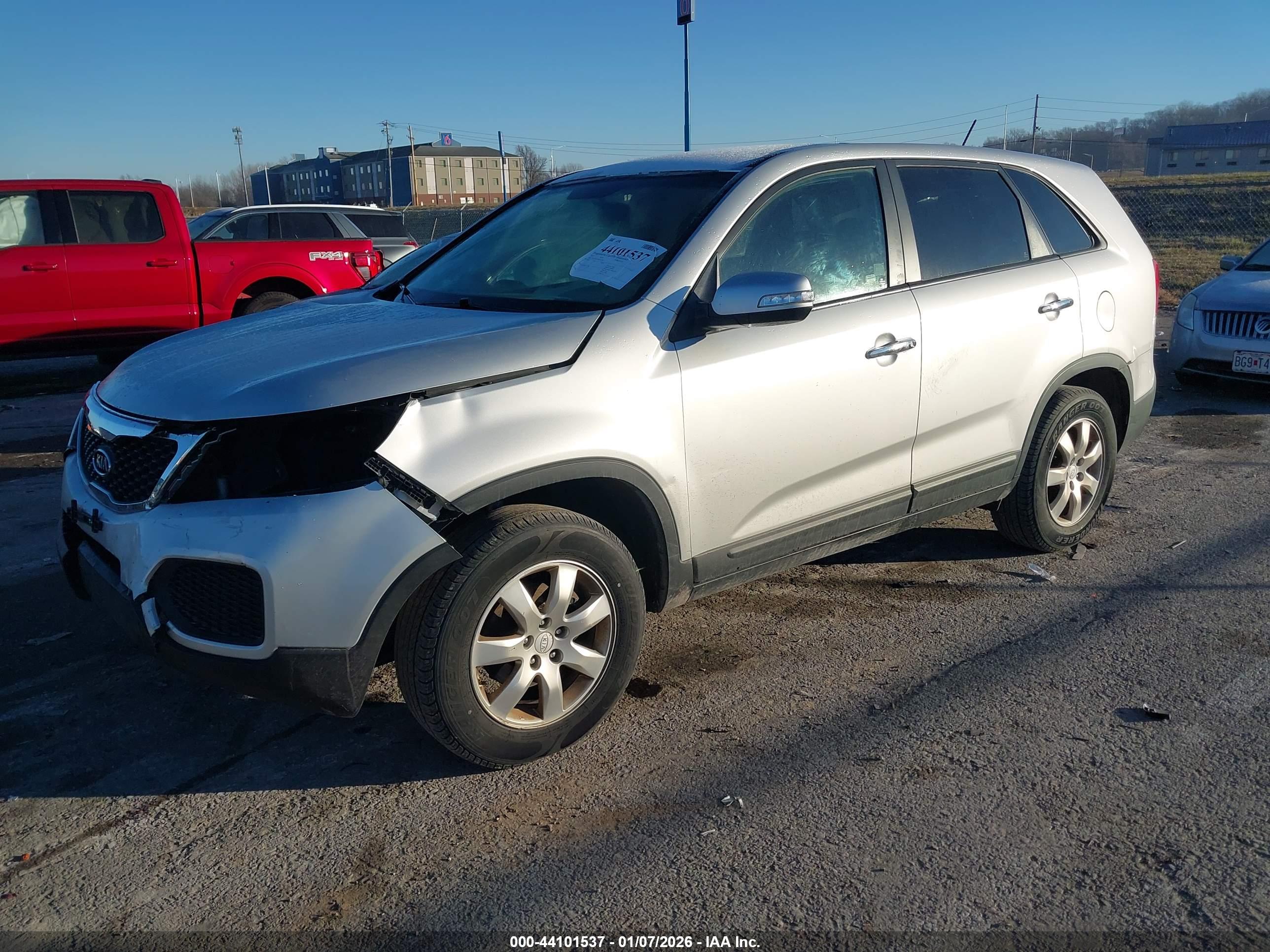 KIA SORENTO image 2