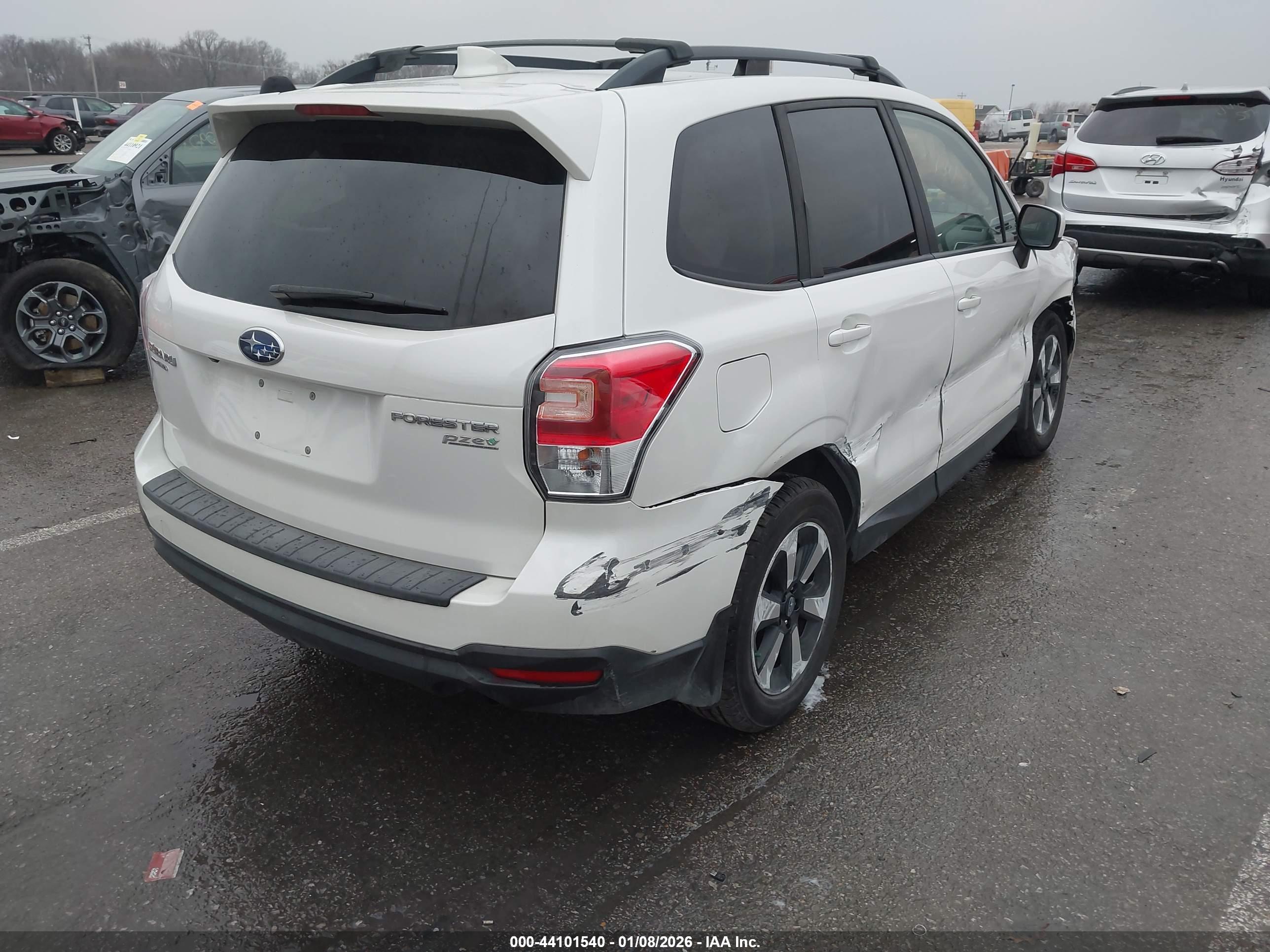 SUBARU FORESTER image 4