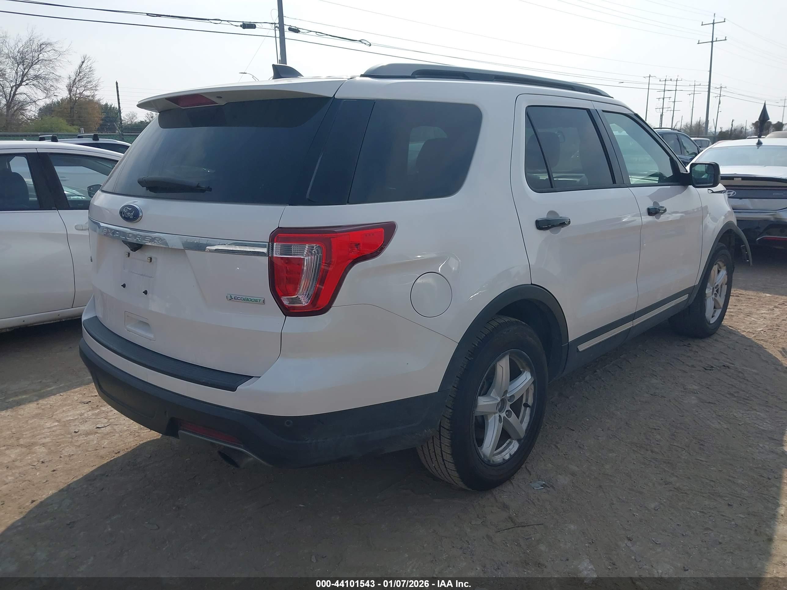 FORD EXPLORER image 4