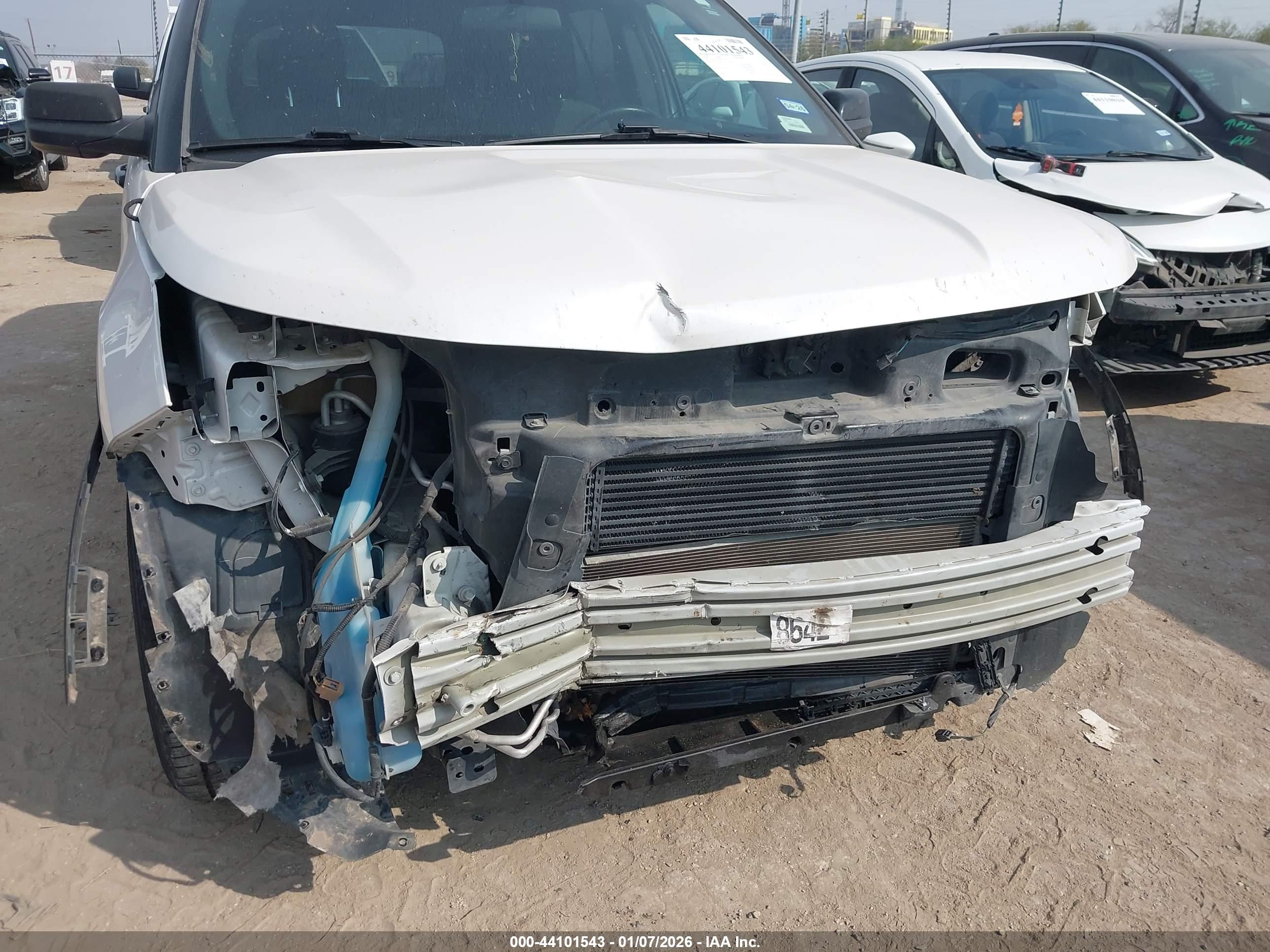 FORD EXPLORER image 6