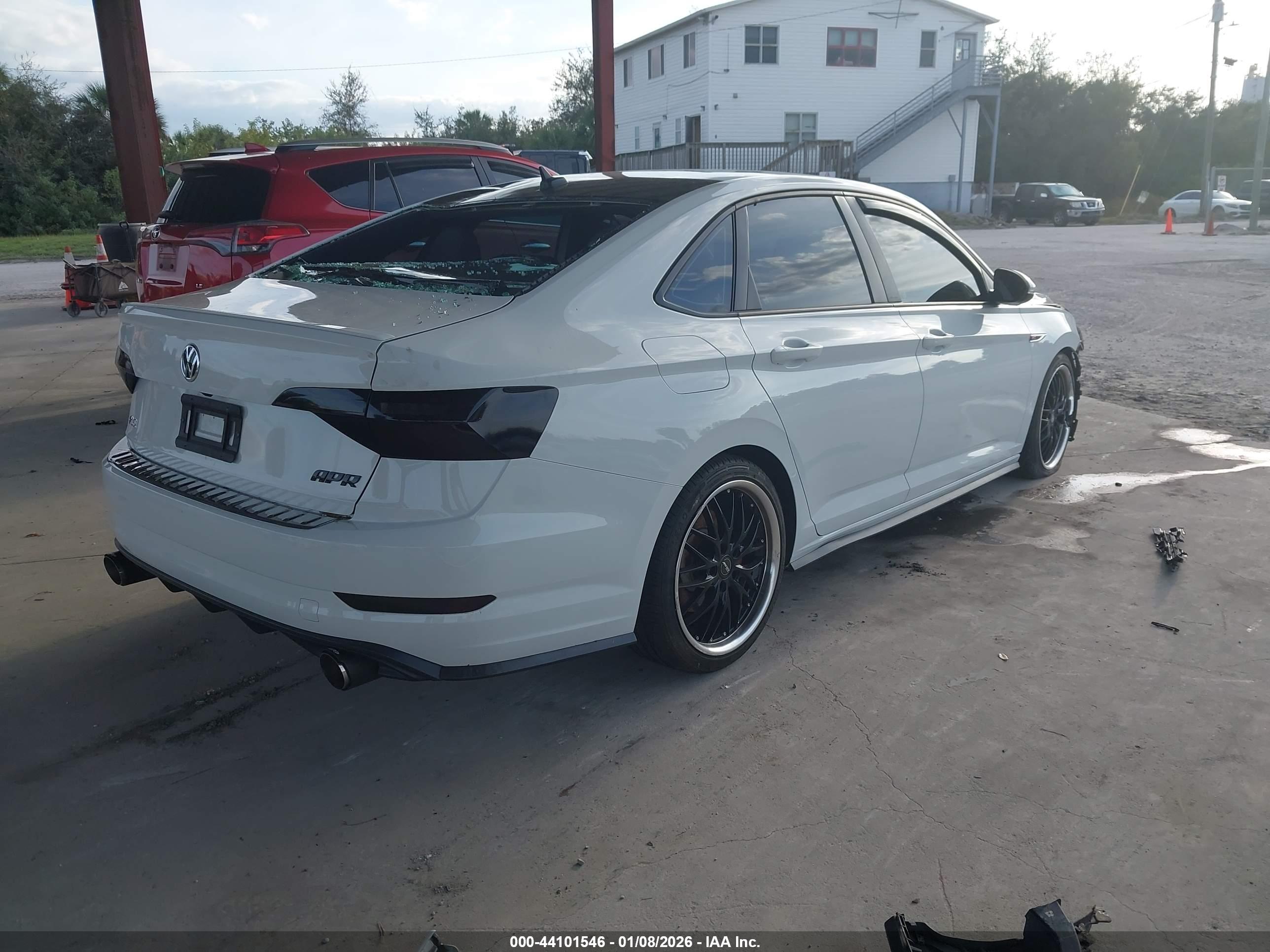 VOLKSWAGEN JETTA image 4
