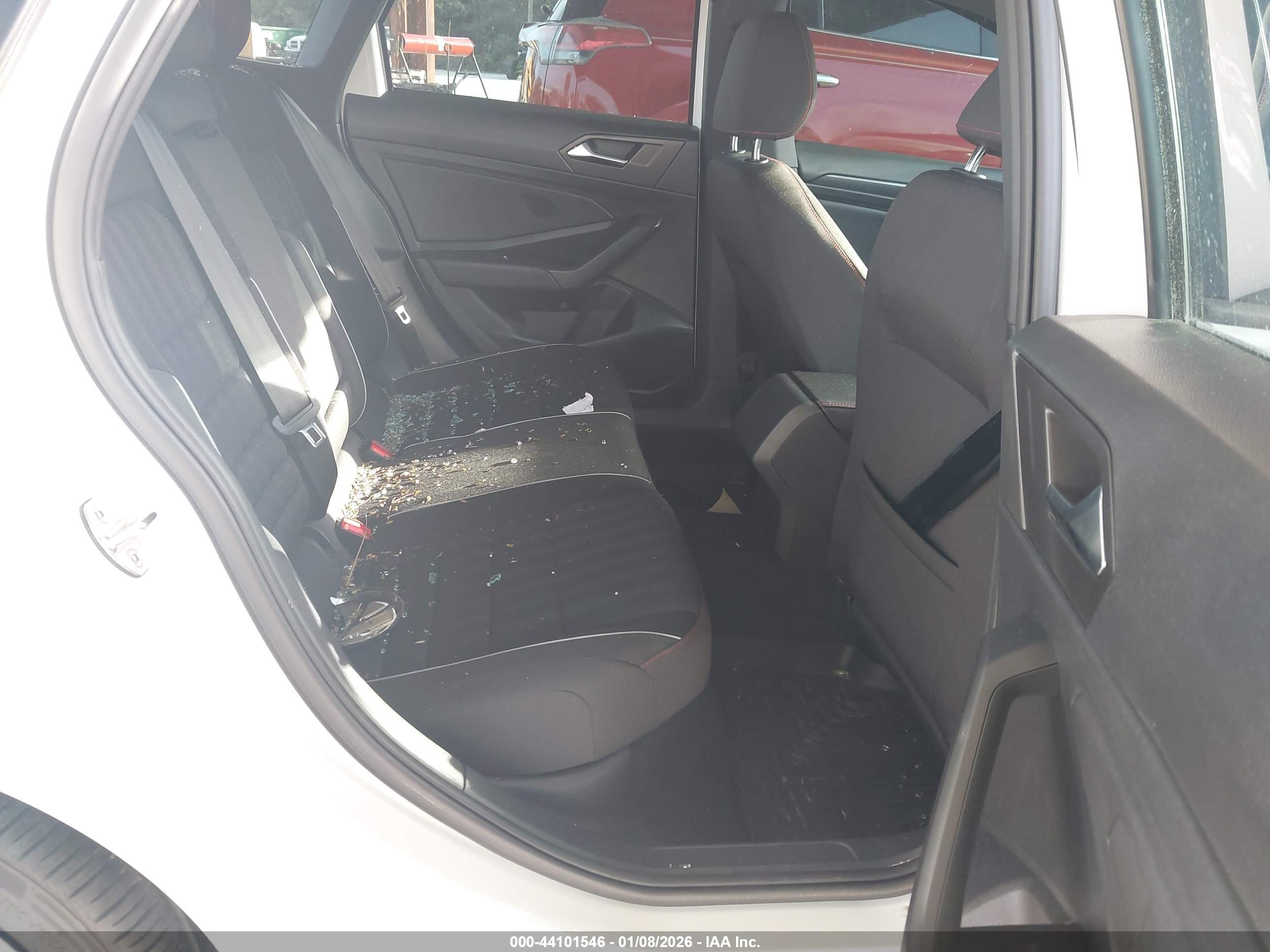 VOLKSWAGEN JETTA image 8