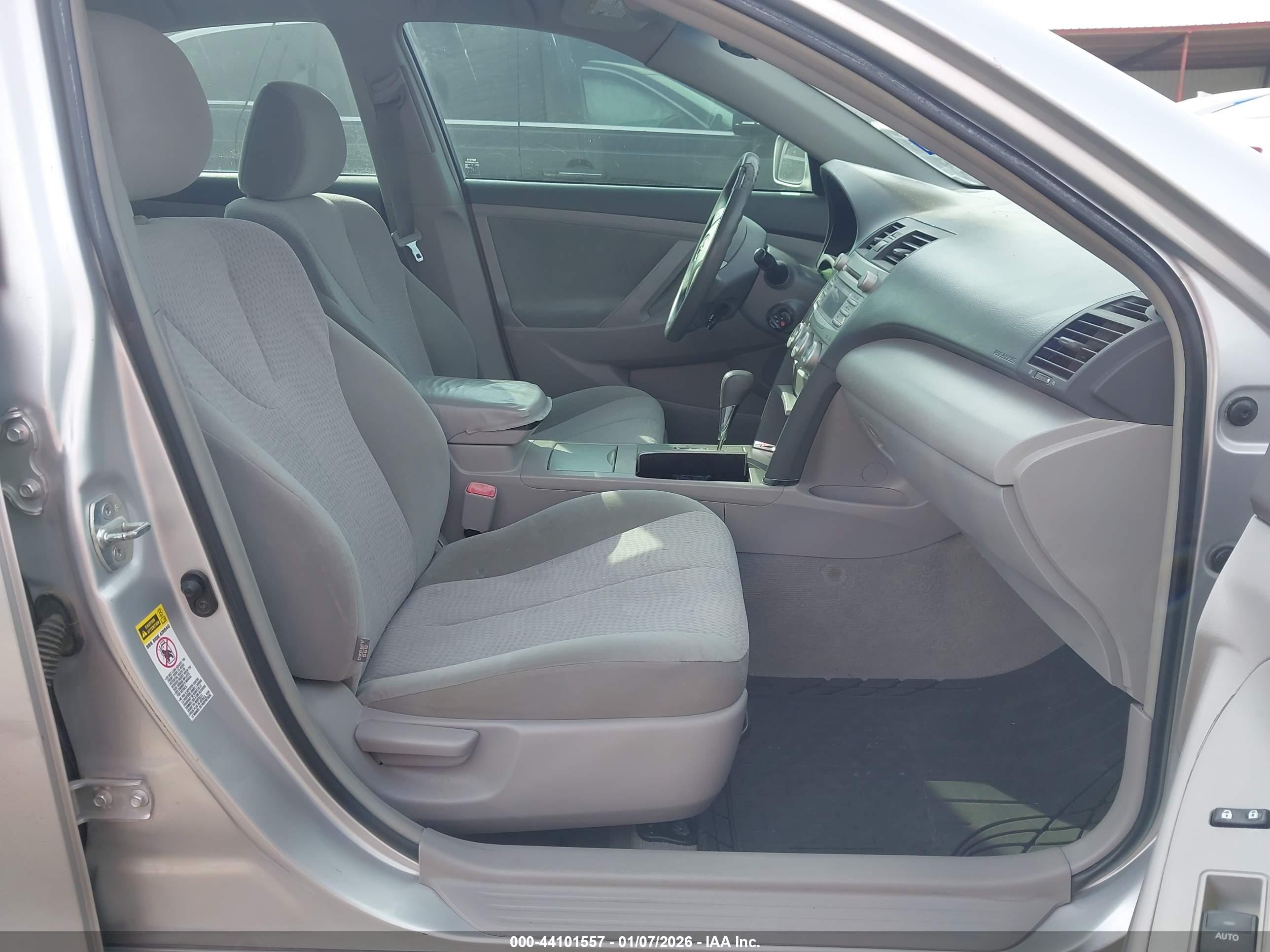 TOYOTA CAMRY image 5