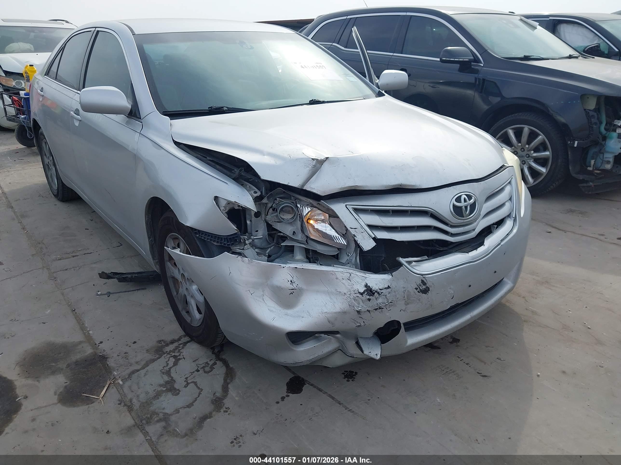 TOYOTA CAMRY image 6