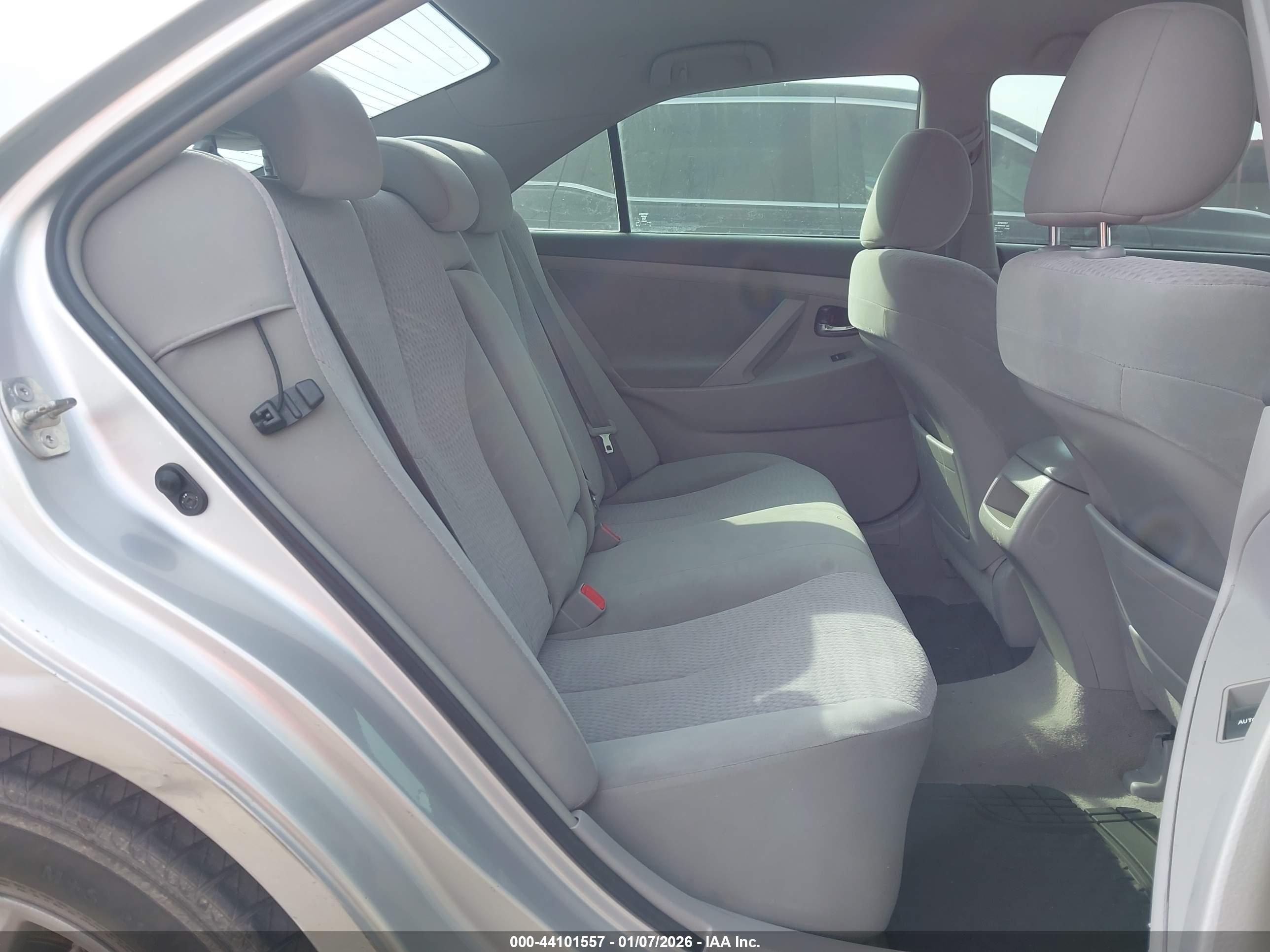 TOYOTA CAMRY image 8