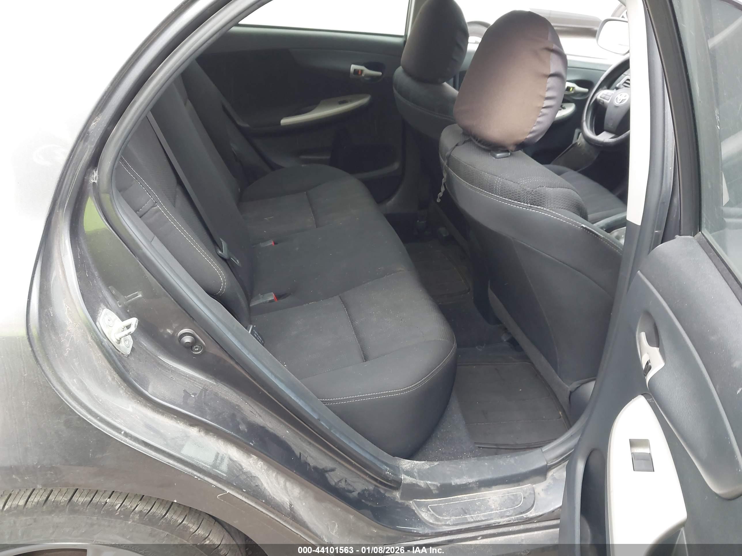 TOYOTA COROLLA image 8
