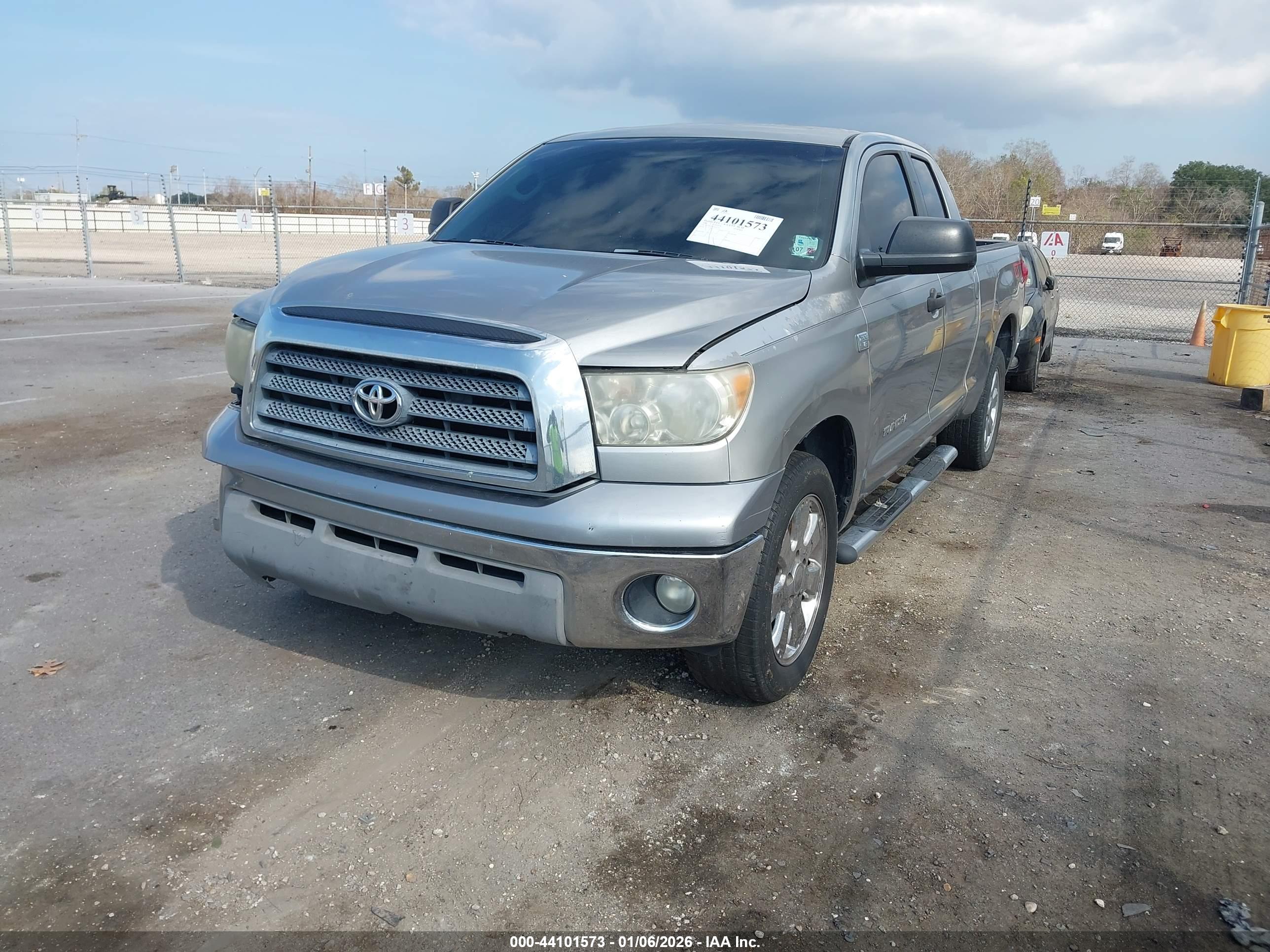 TOYOTA TUNDRA image 2