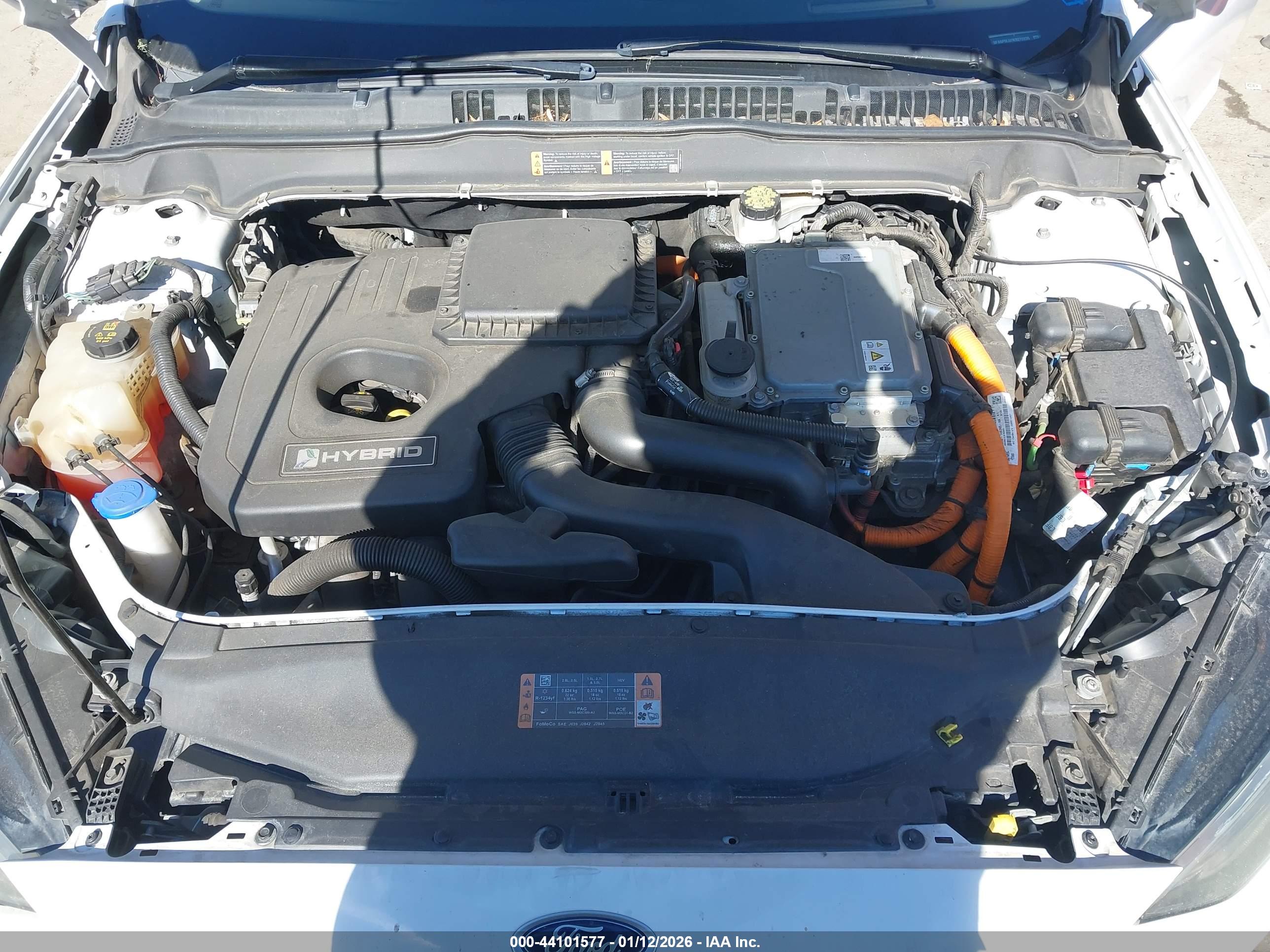 FORD FUSION image 10