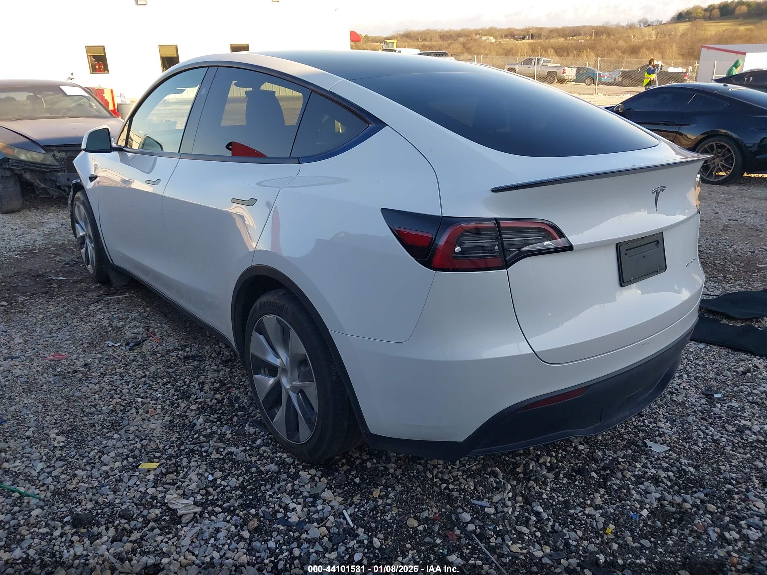 TESLA MODEL image 3