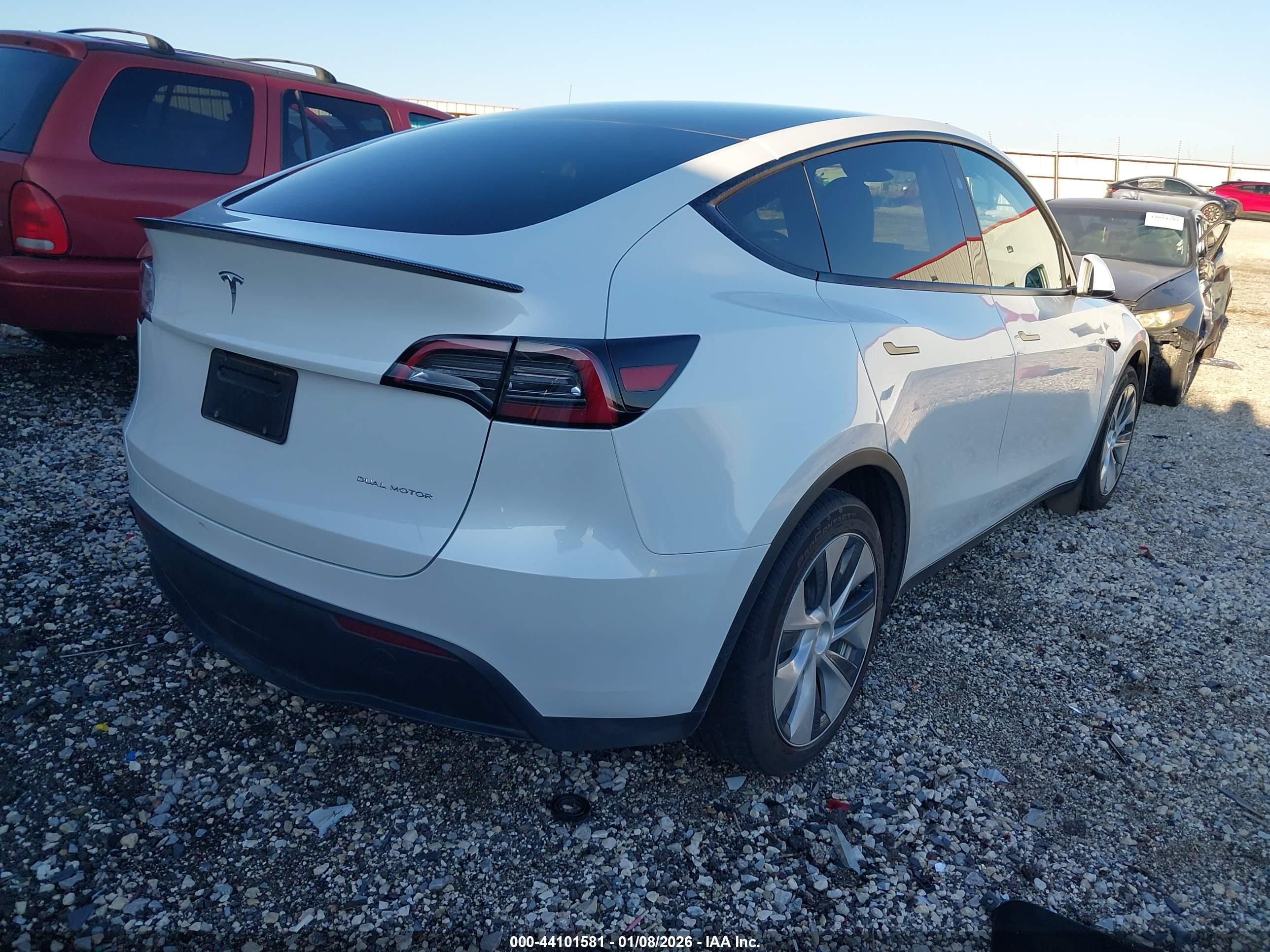 TESLA MODEL image 4