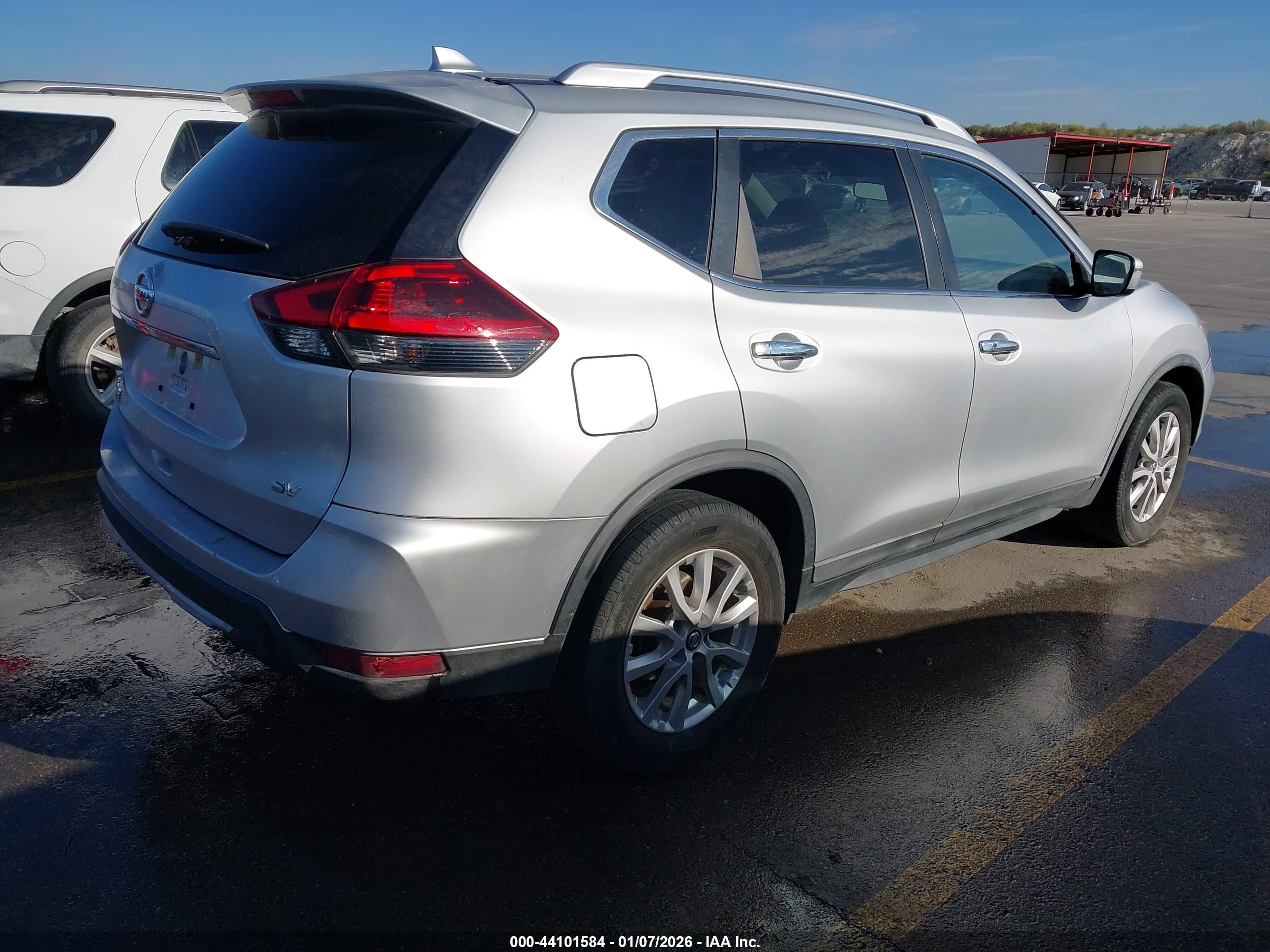 NISSAN ROGUE image 4