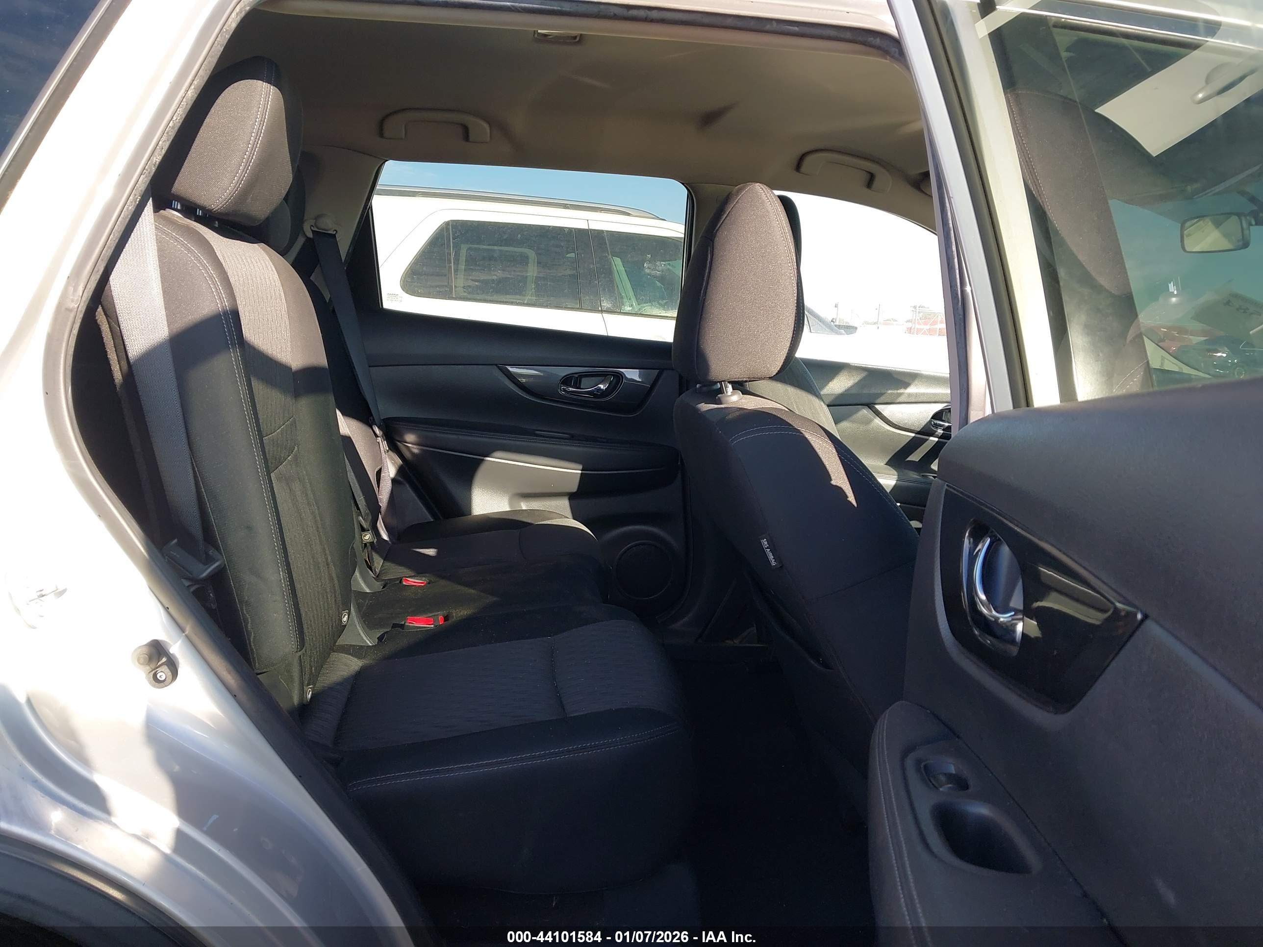 NISSAN ROGUE image 8