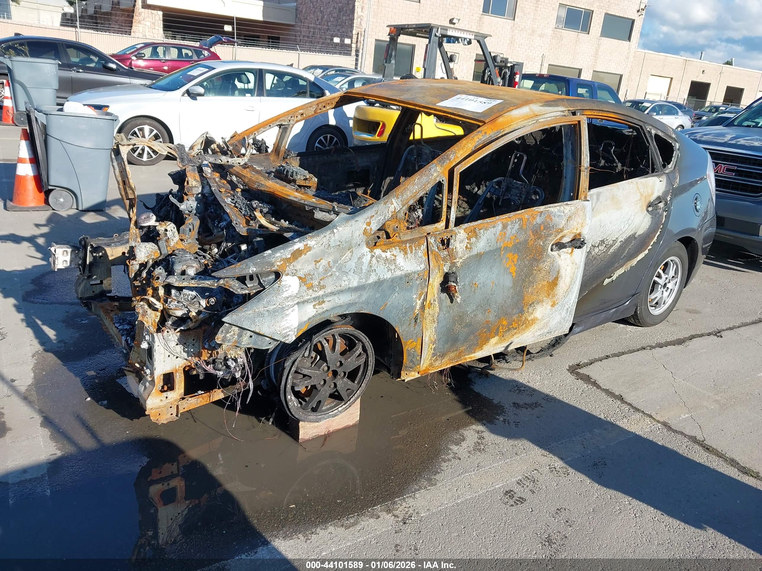 TOYOTA PRIUS image 2