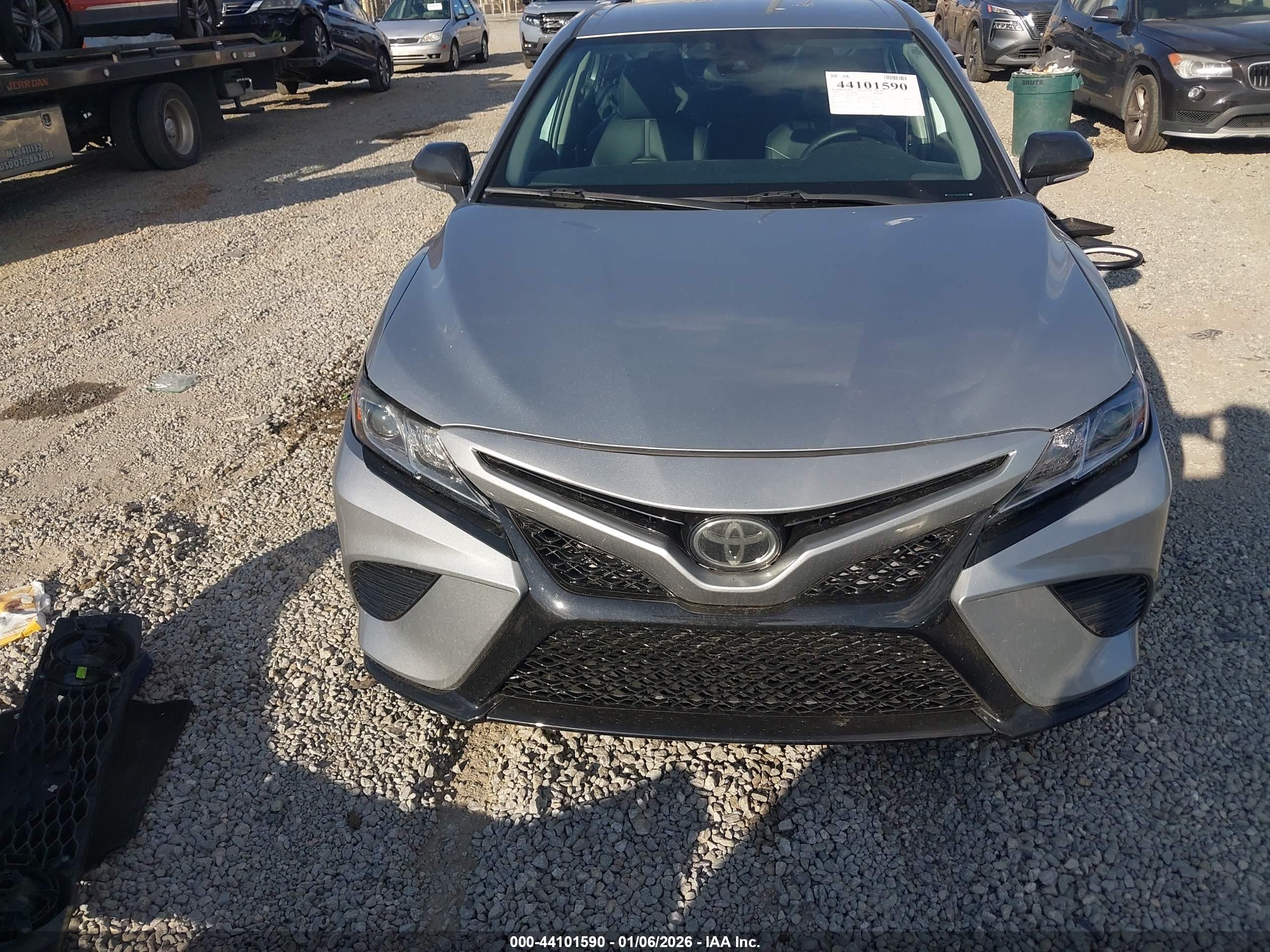 TOYOTA CAMRY image 6