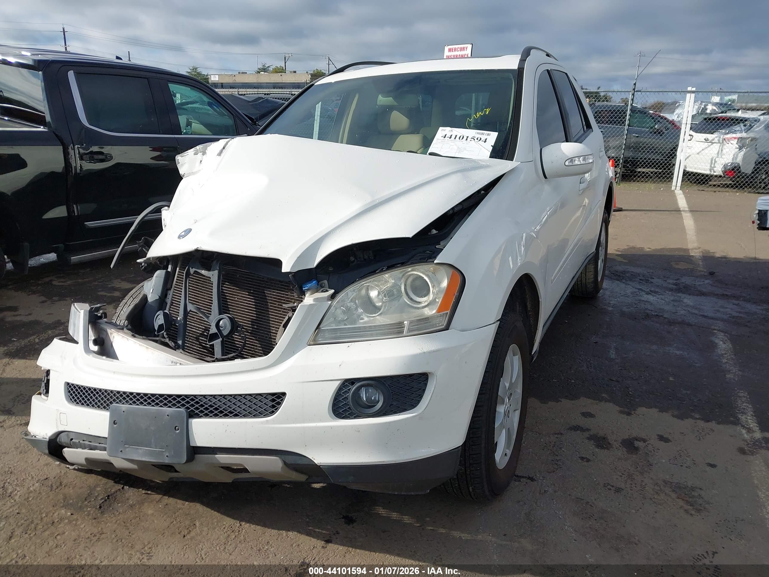 MERCEDES-BENZ ML image 2